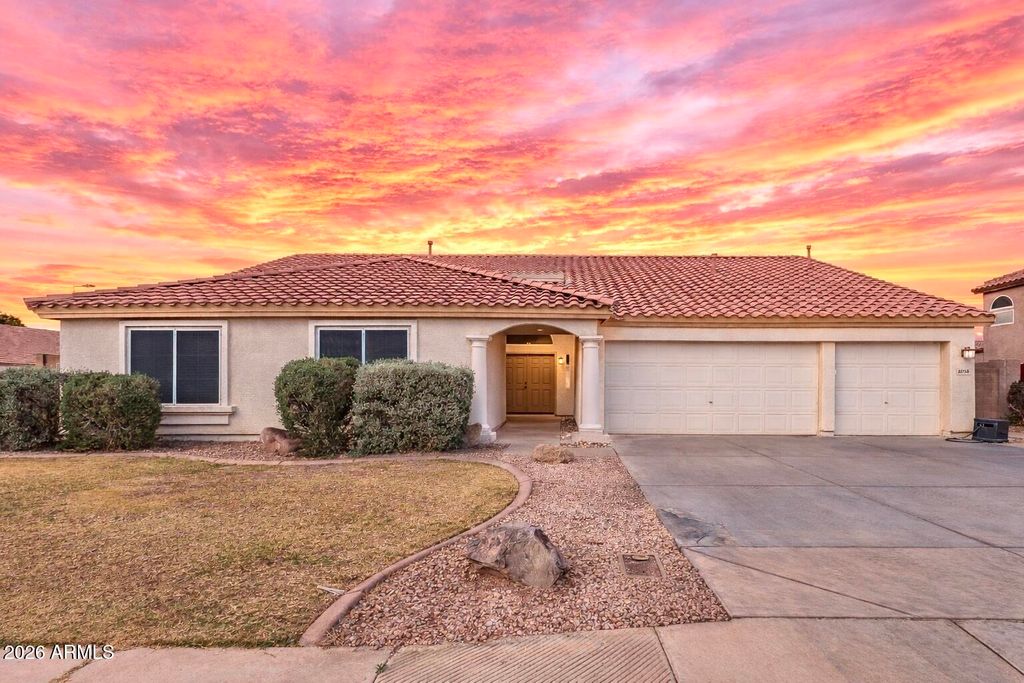 Photo of 8038 W Acapulco Lane, Peoria, AZ 85381 (MLS # 6986741)