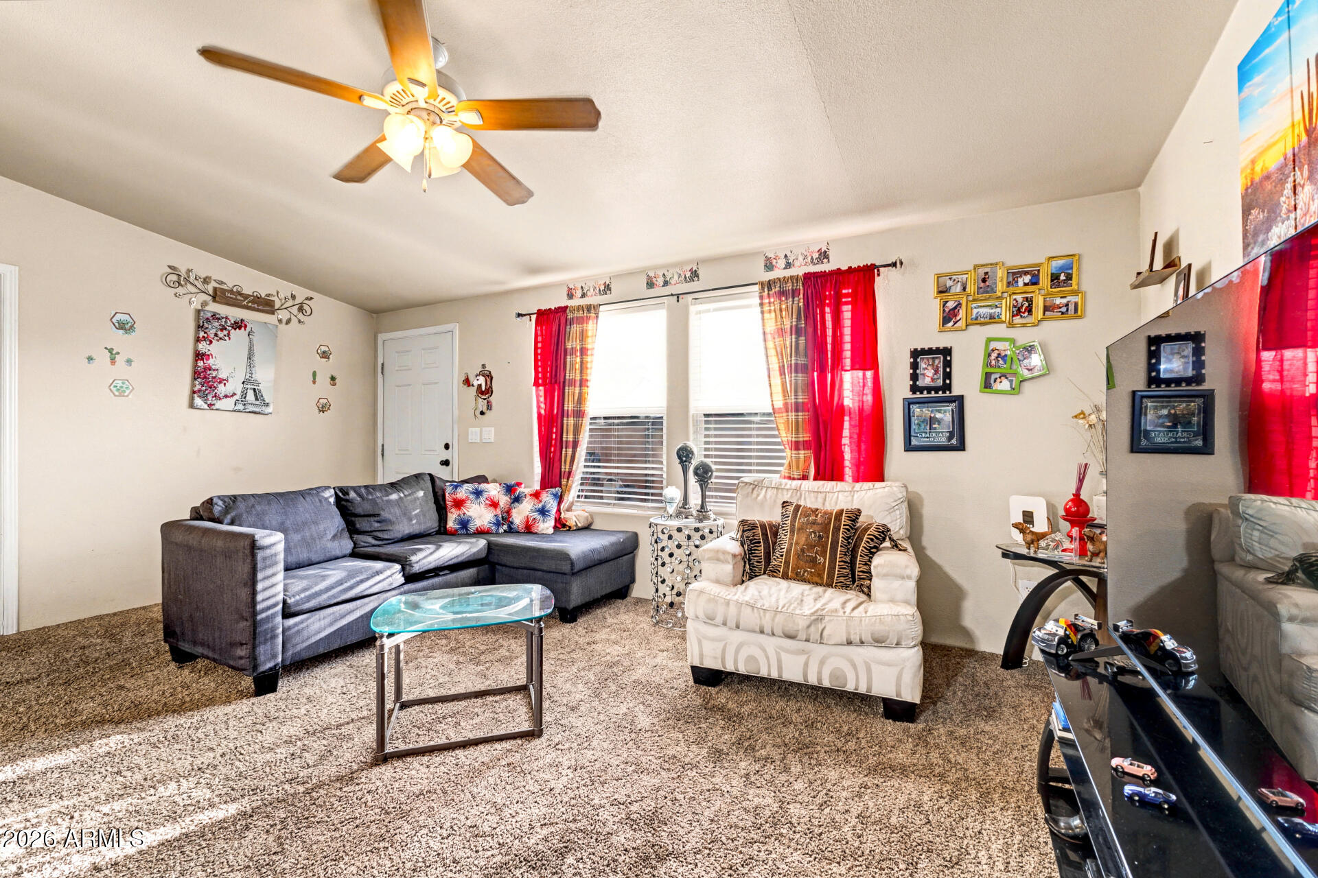 1425 N EVERGREEN Street