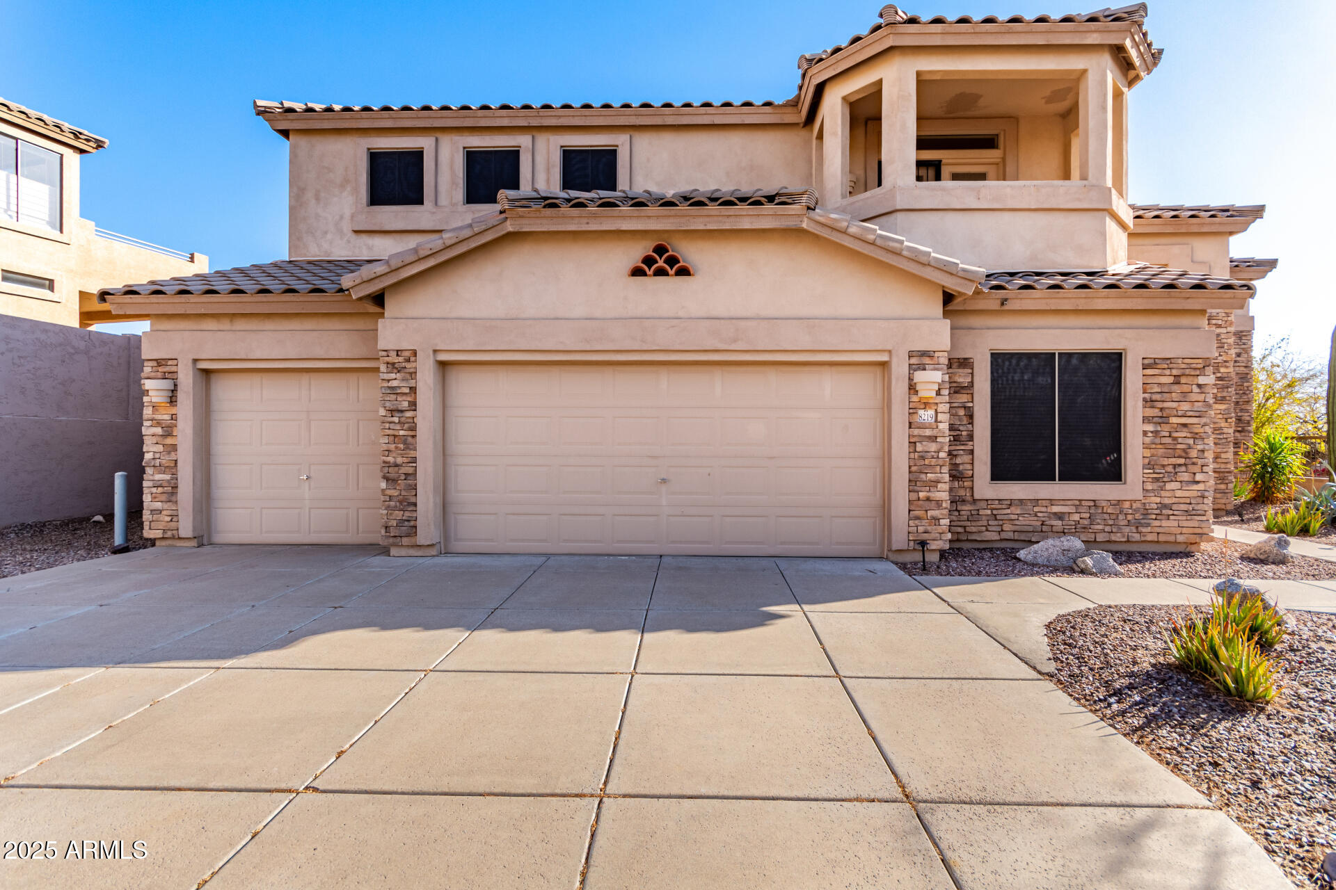8219 E TESORO Circle