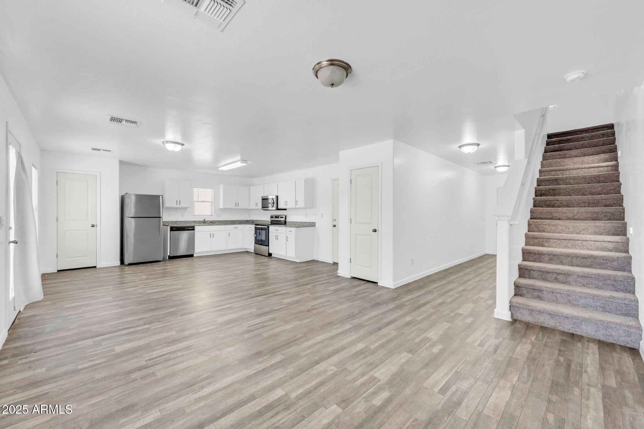 822 N Navajo Lane 92