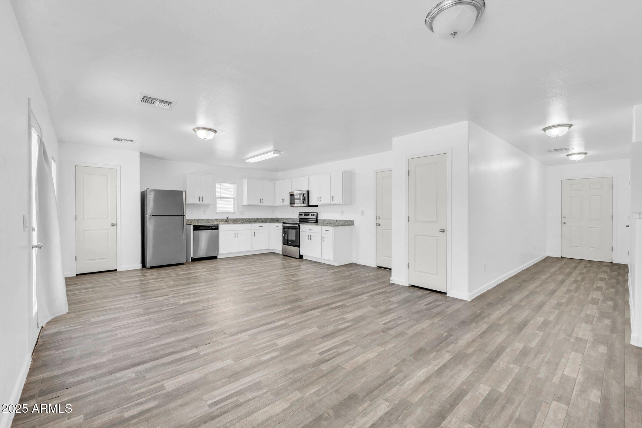 822 N Navajo Lane 92