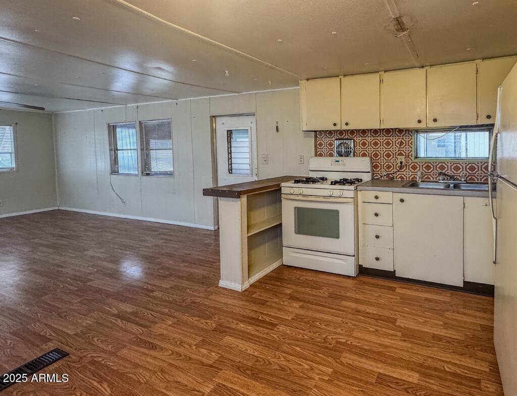 11100 W ALSDORF Road 10