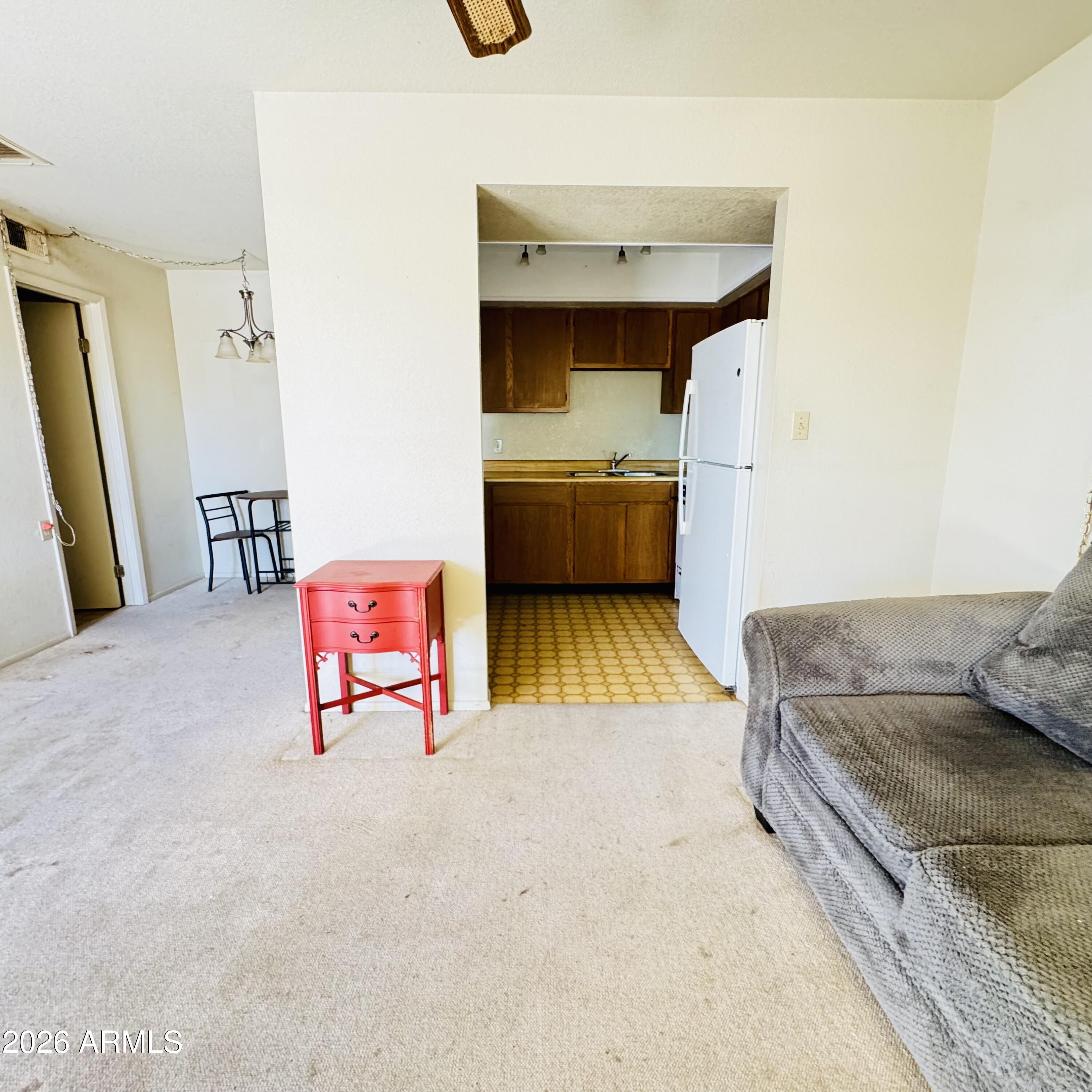 879 E LANCASTER Circle