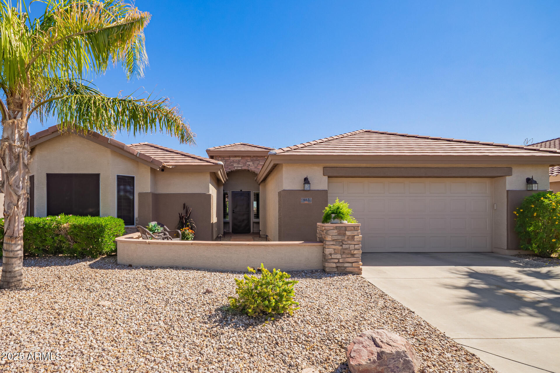 463 N SANTIAGO Trail