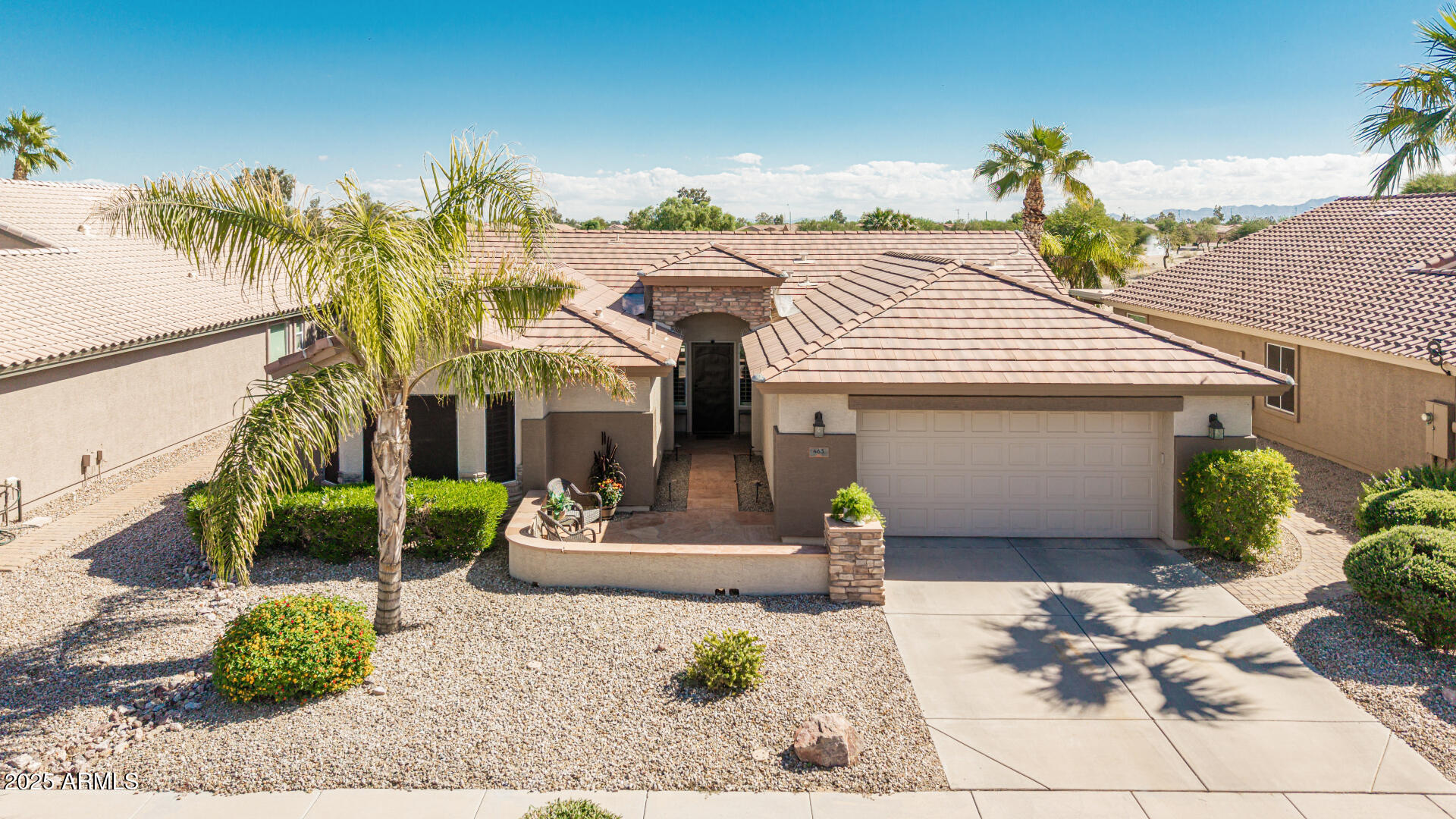 463 N SANTIAGO Trail