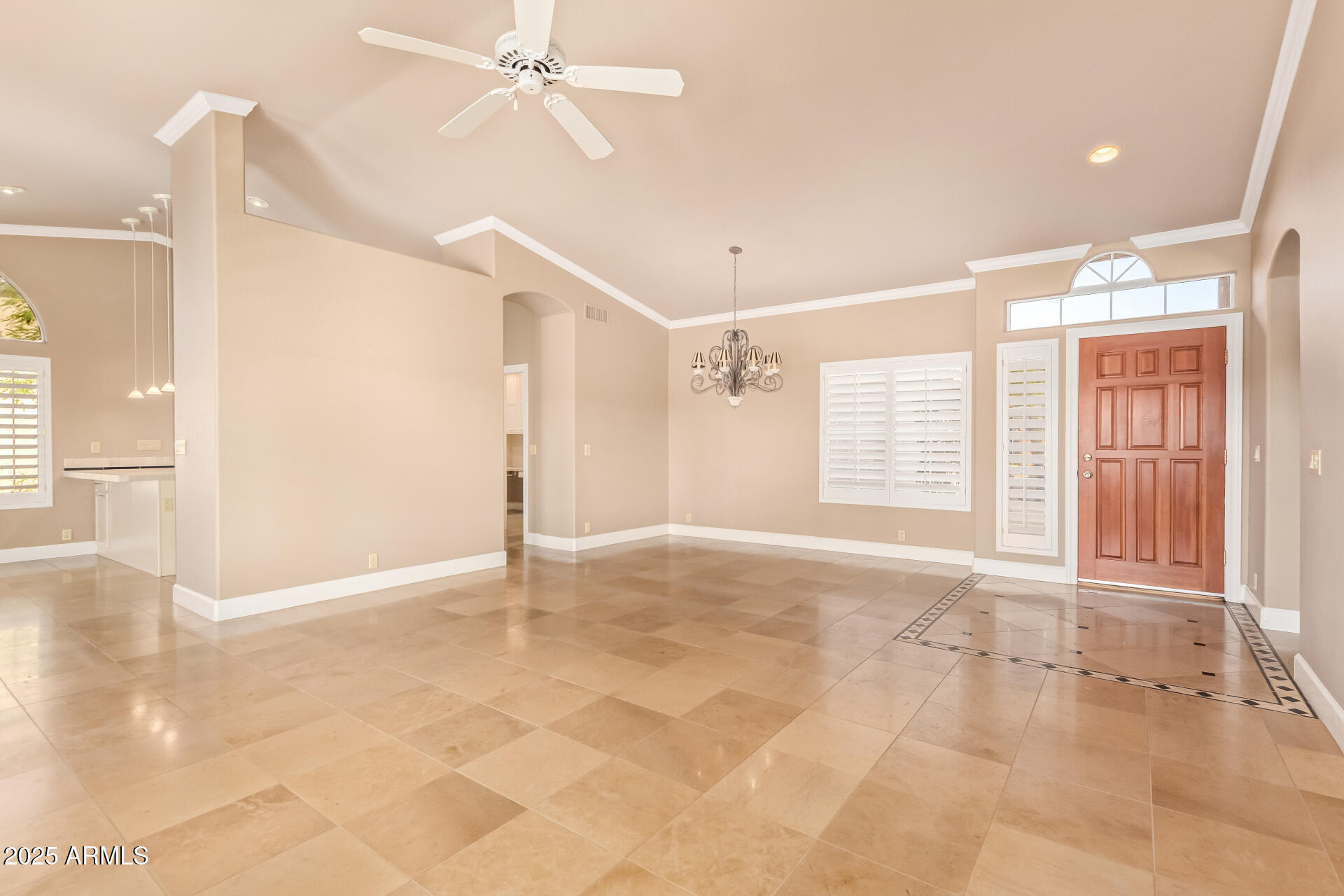 8402 W ROSEMONTE Drive