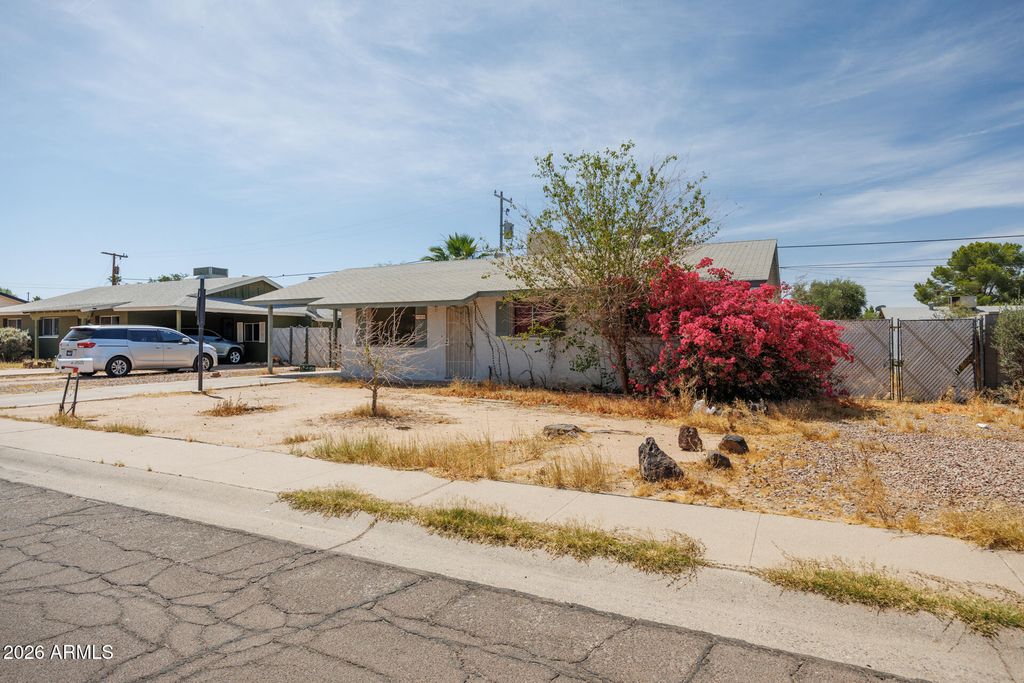 Photo of 725 E Manor Drive, Casa Grande, AZ 85122 (MLS # 7031598)