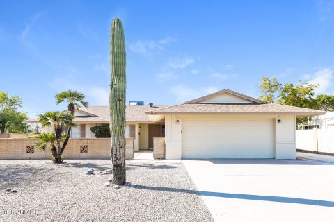 Photo of 3430 S Oak Street, Tempe, AZ 85282 (MLS # 7050306)