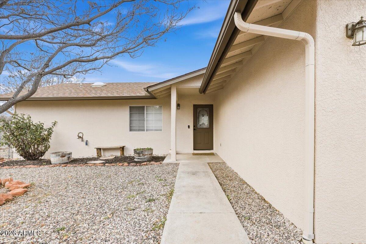 1122 E CHERRY HILLS Way