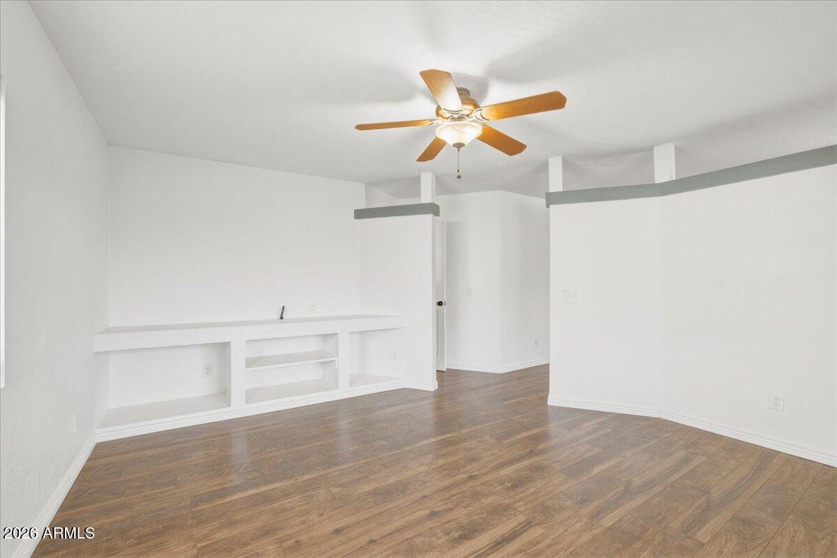 1122 E CHERRY HILLS Way