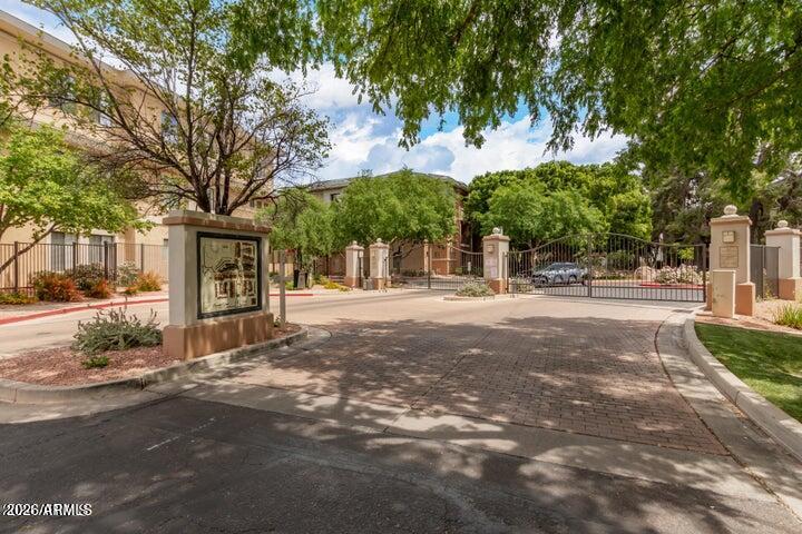 2989 N 44TH Street 3031