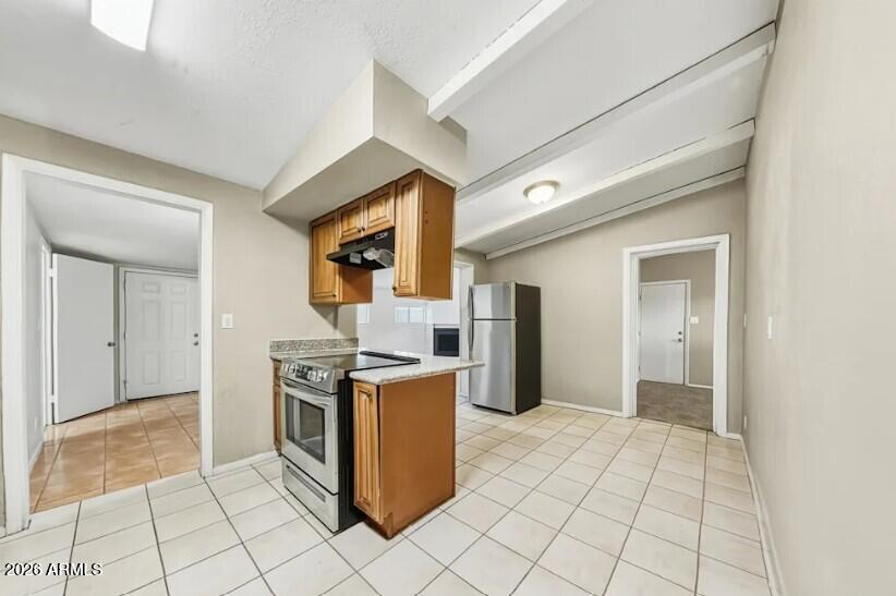 449 S Stewart --