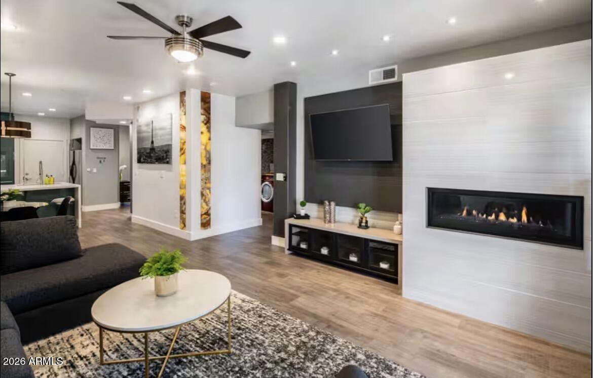 7021 E EARLL Drive 117