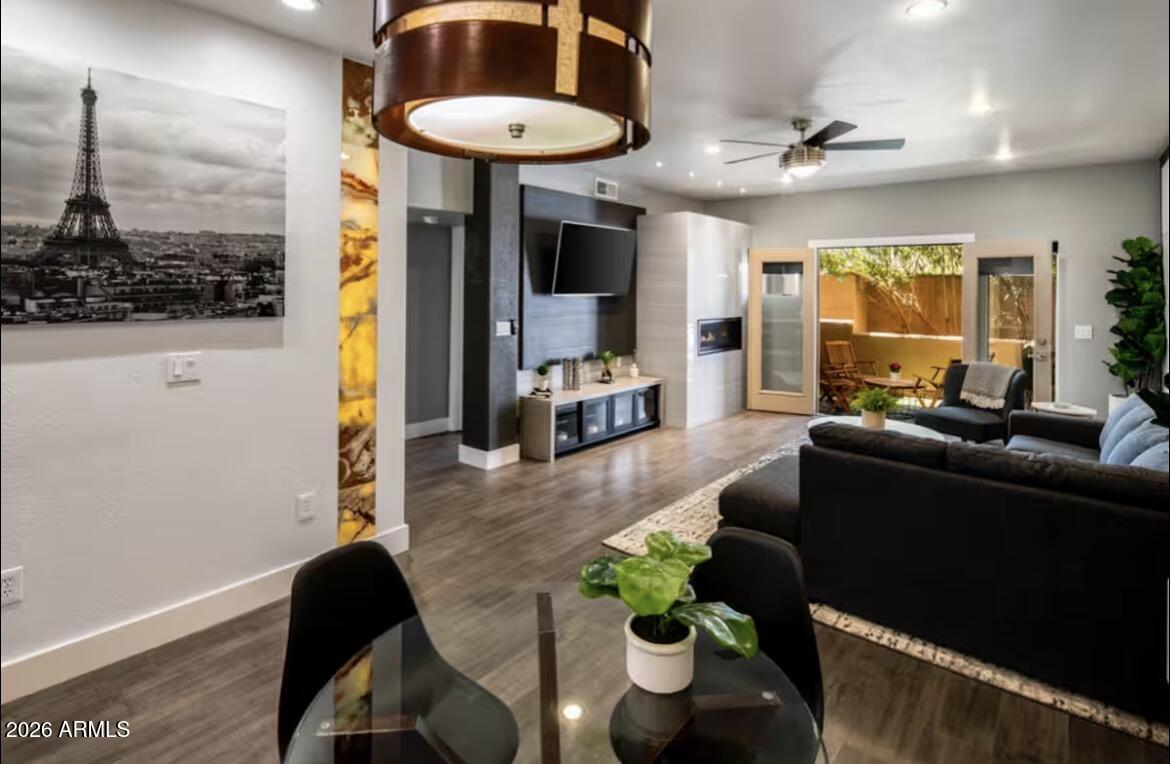 7021 E EARLL Drive 117