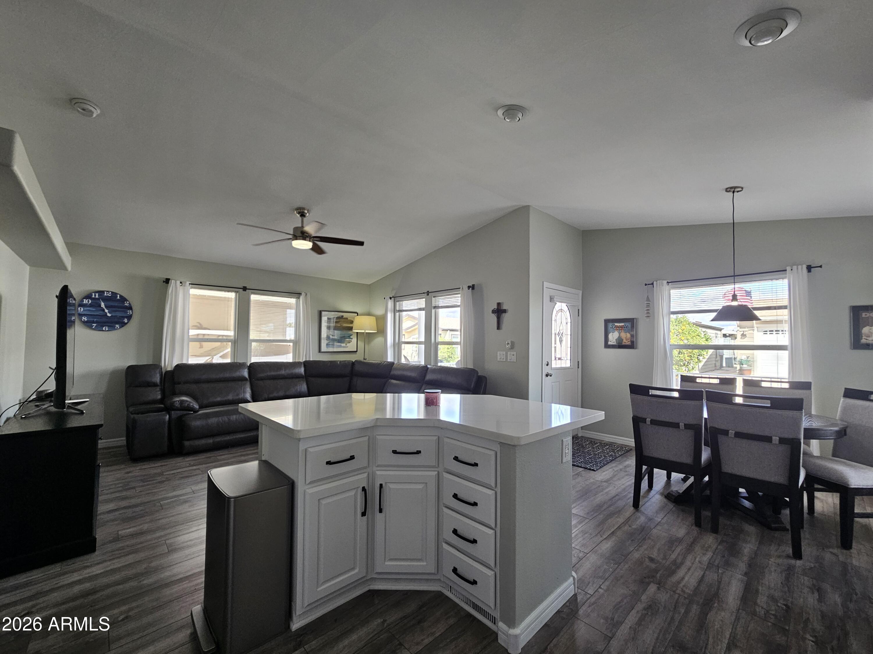 650 N Hawes Road 4409