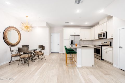 724 E LARK Street 102 Gilbert AZ 85297