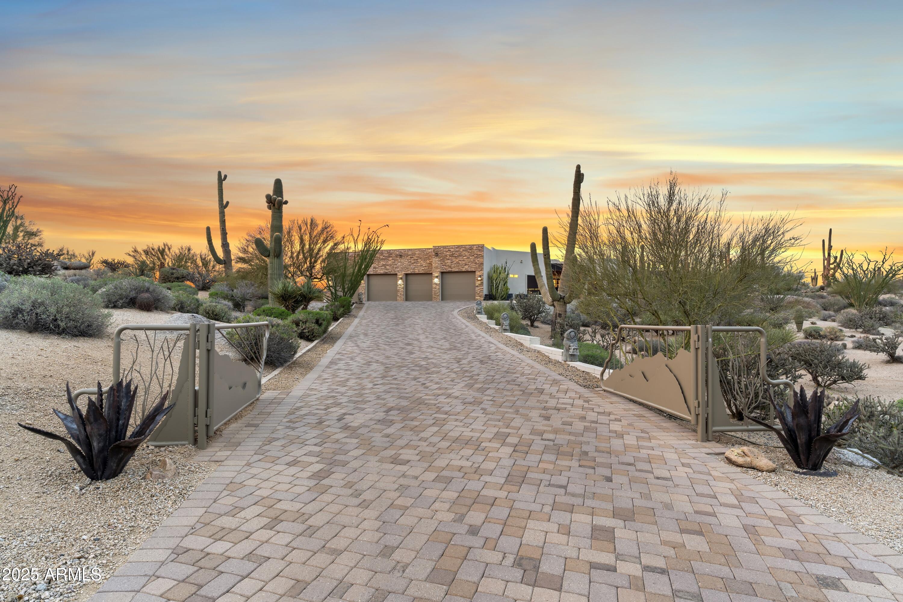TROON VERDE - Residential