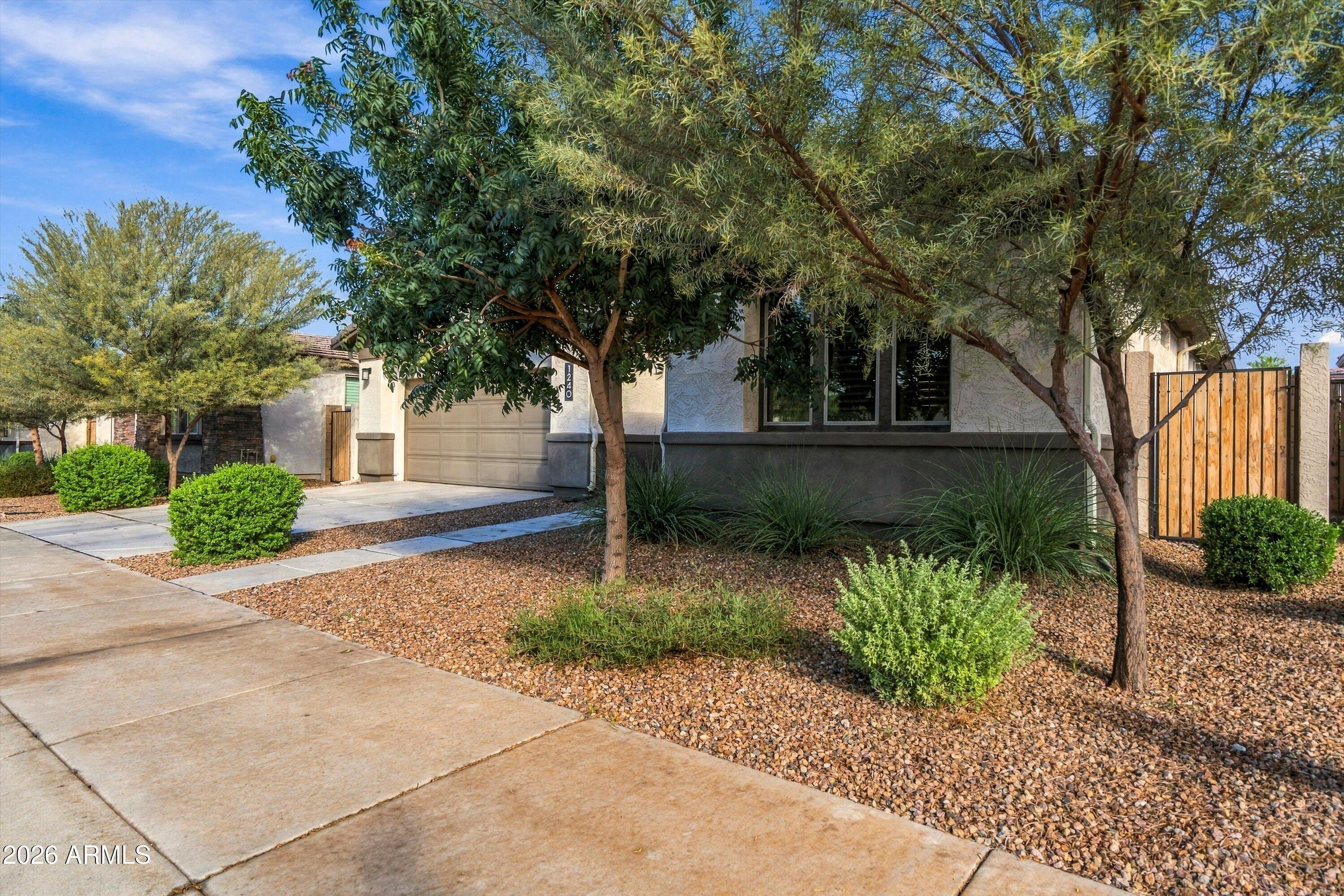 1240 W CAMINA BUENA Vista