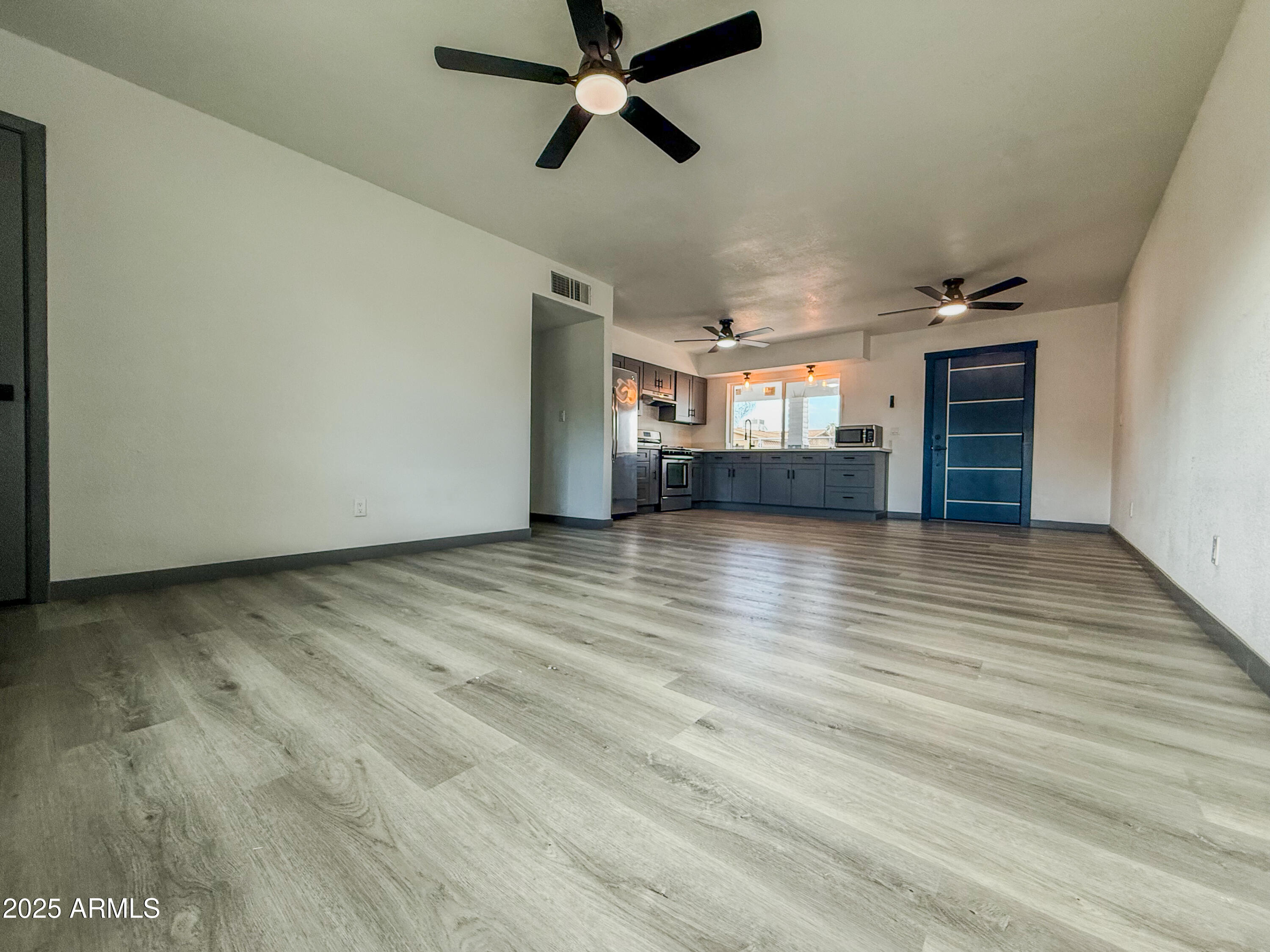 8606 W VAN BUREN Street