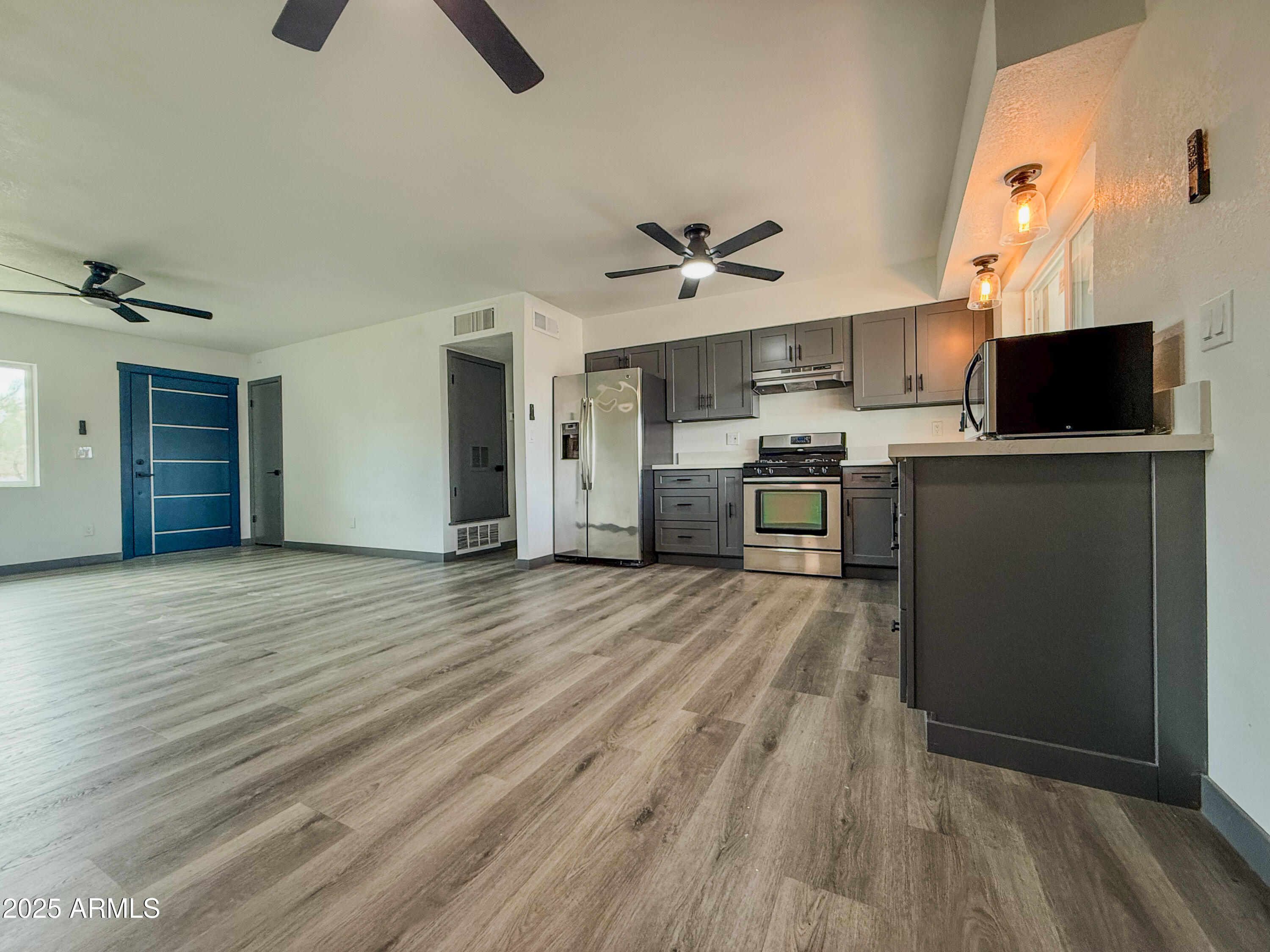 8606 W VAN BUREN Street