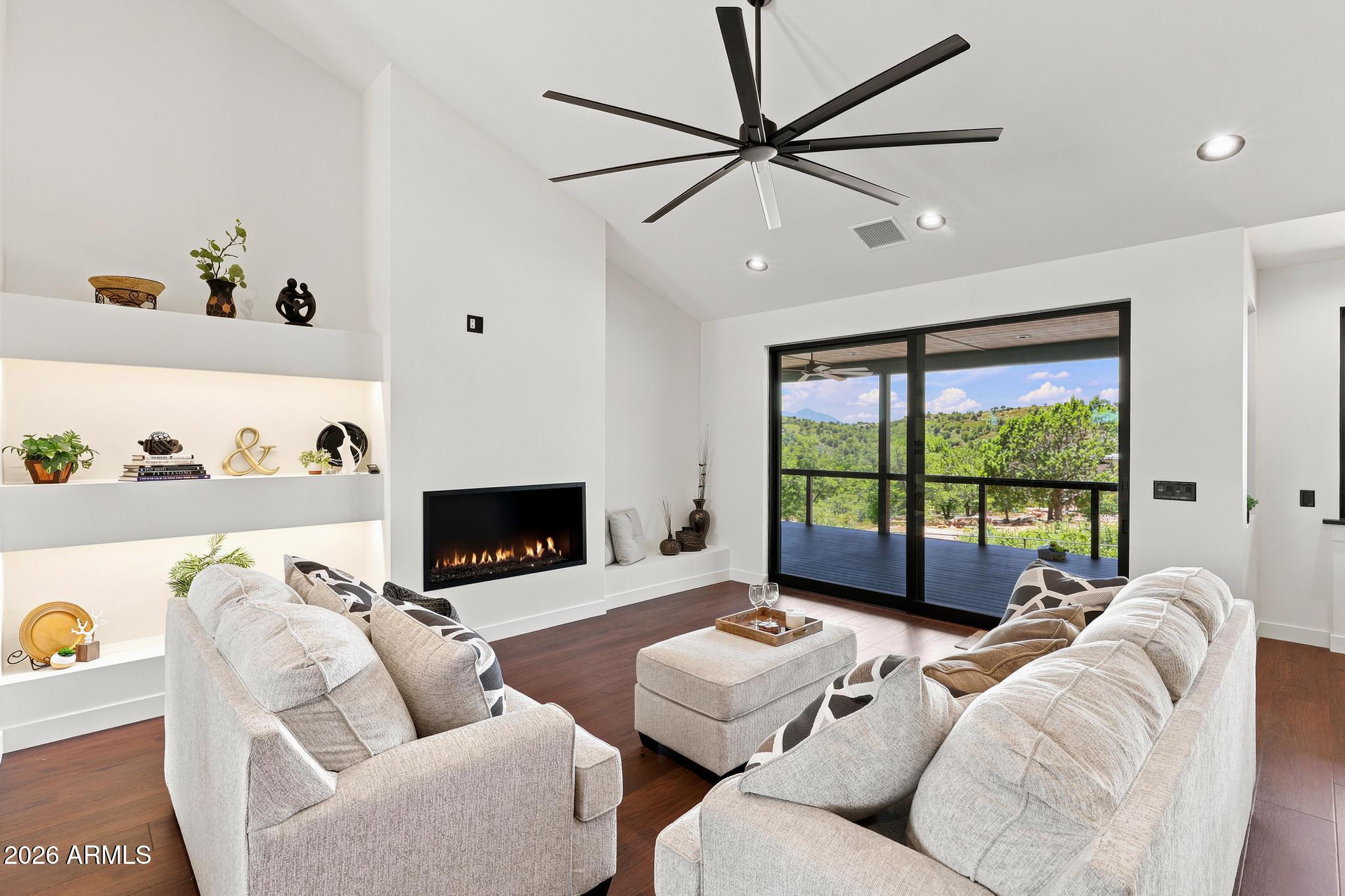 1112 S Kinzer Court