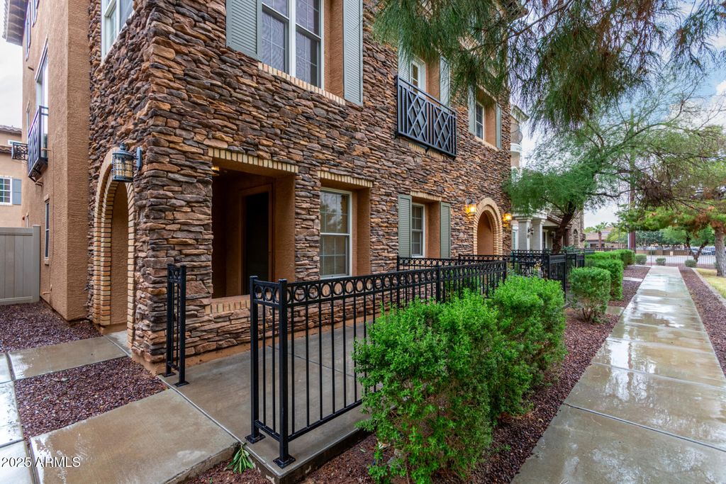 Photo of 1634 E Canyon Creek Drive, Gilbert, AZ 85295 (MLS # 6931769)