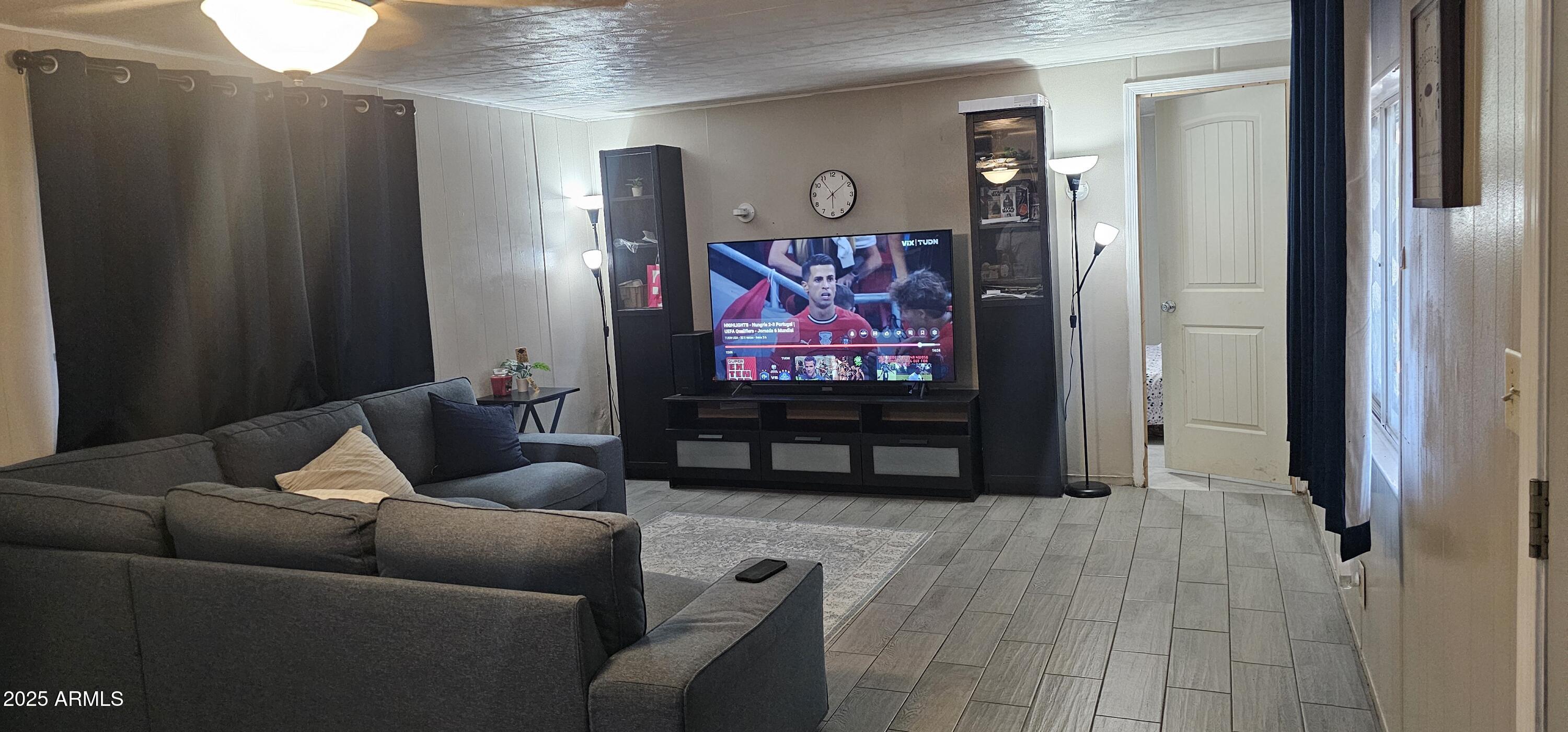 303 E SOUTH MOUNTAIN Avenue 29