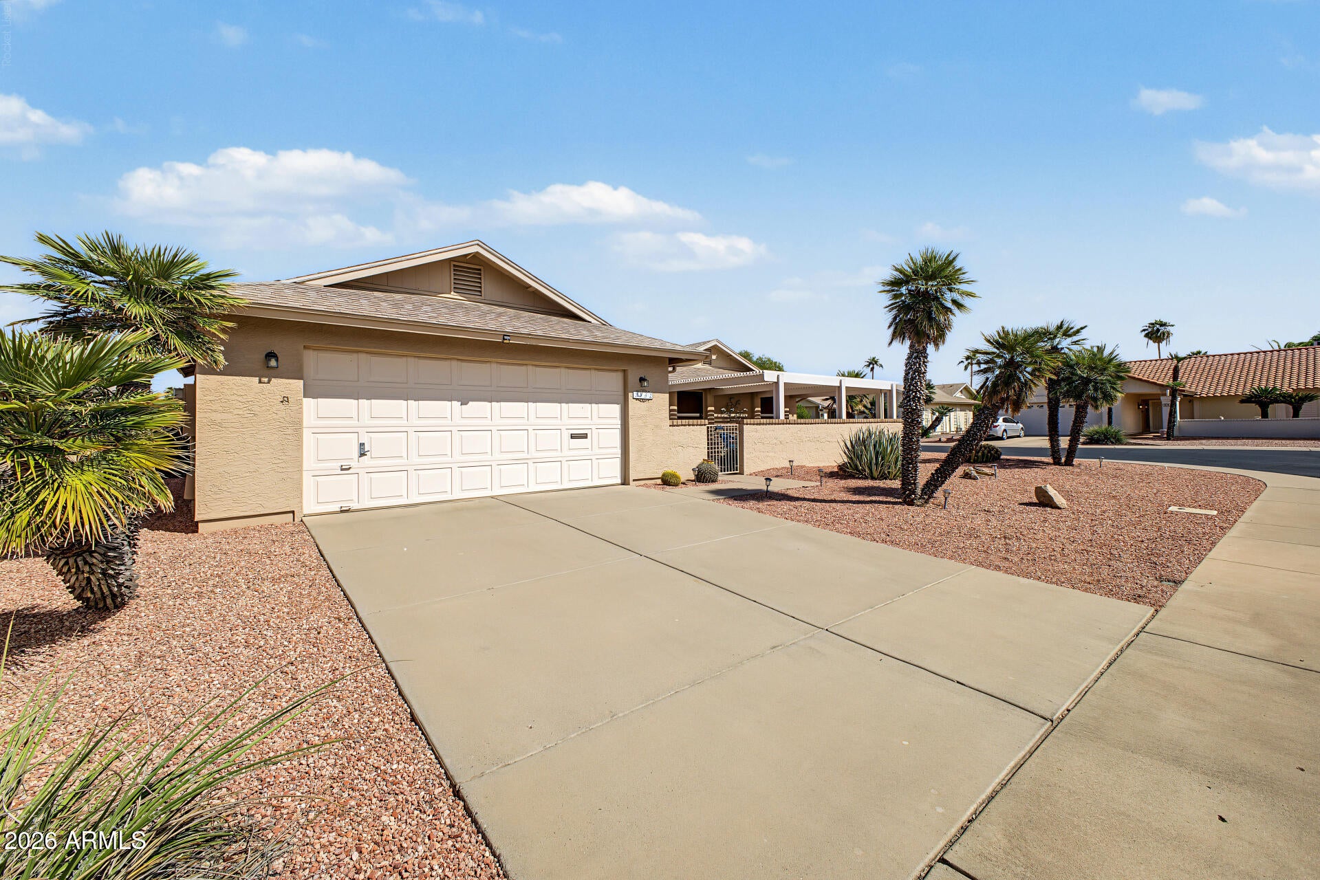 2052 LEISURE WORLD --