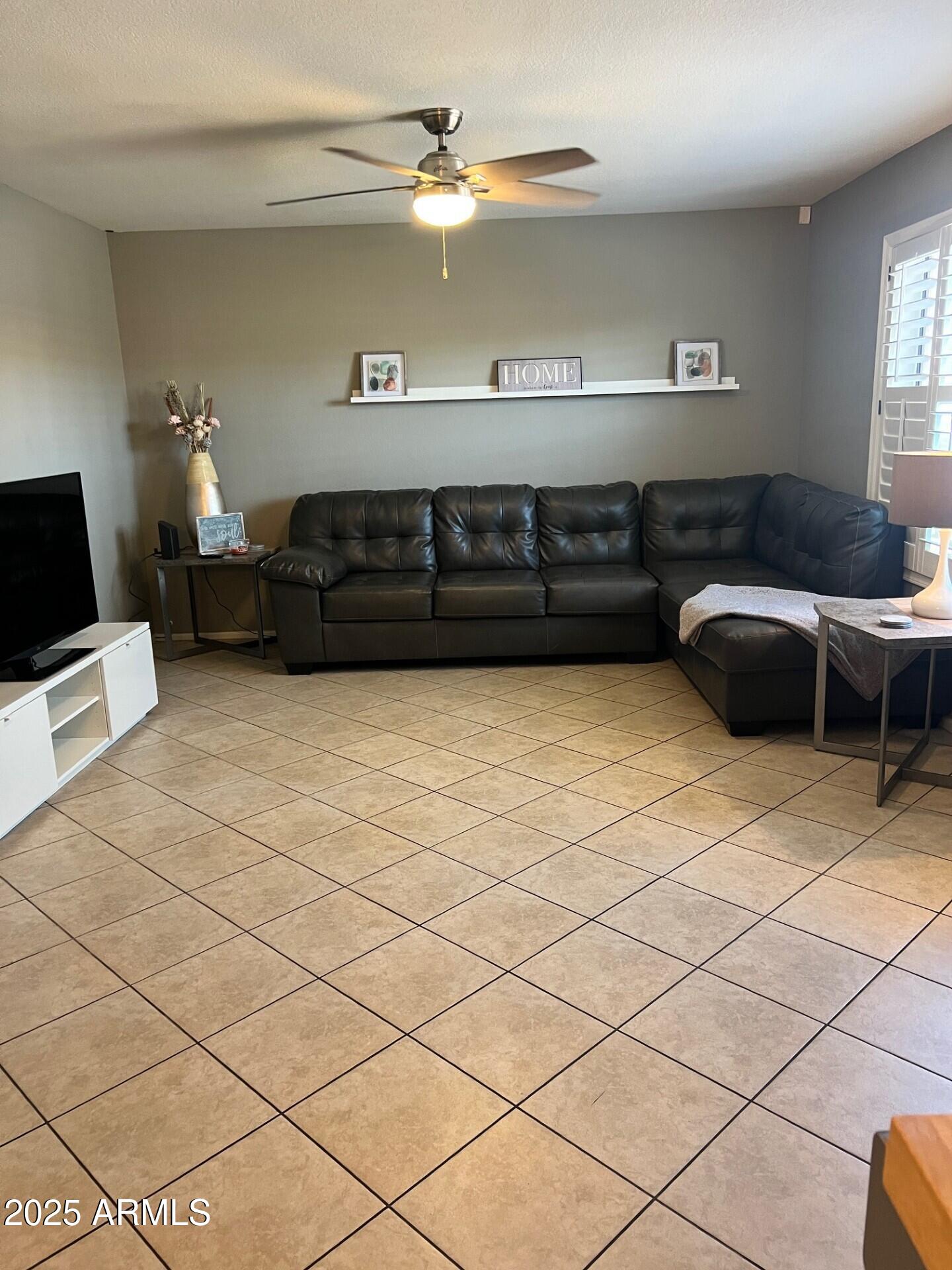 1402 E GUADALUPE Road 119