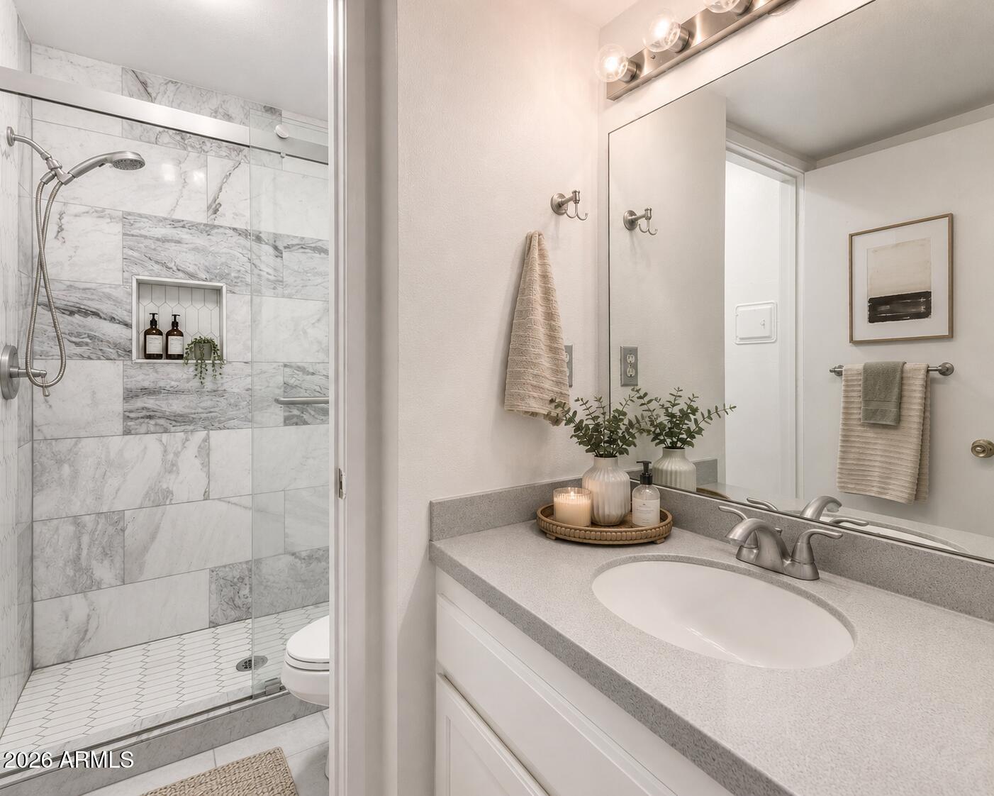 5525 E THOMAS Road M16