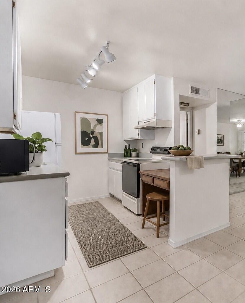 5525 E THOMAS Road M16