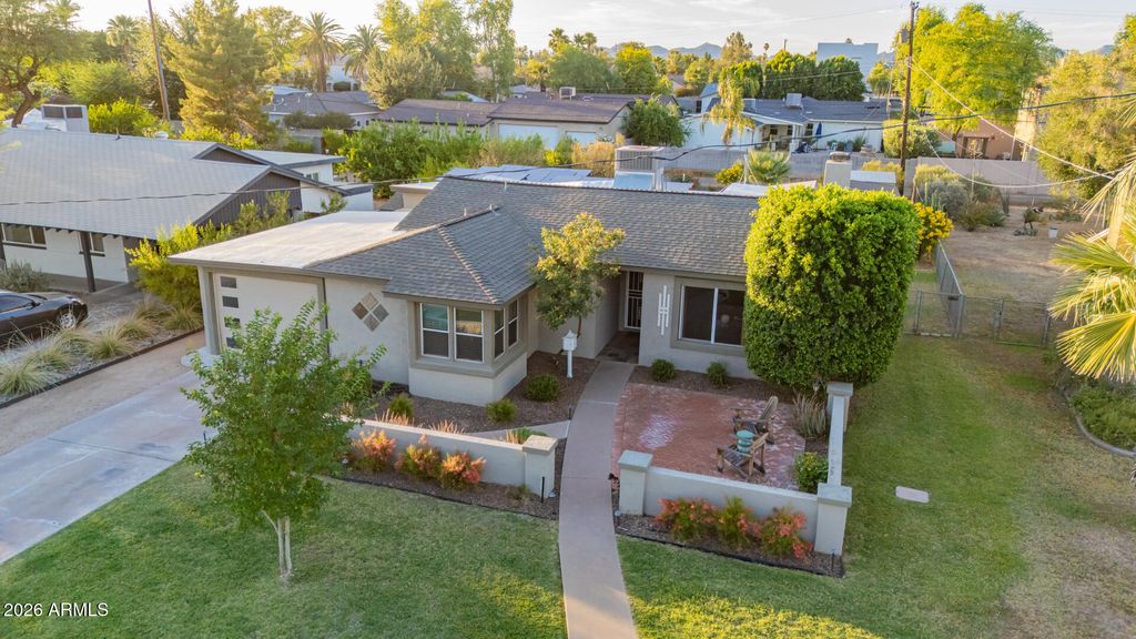 Photo of 1440 E Flower Street, Phoenix, AZ 85014 (MLS # 7028175)