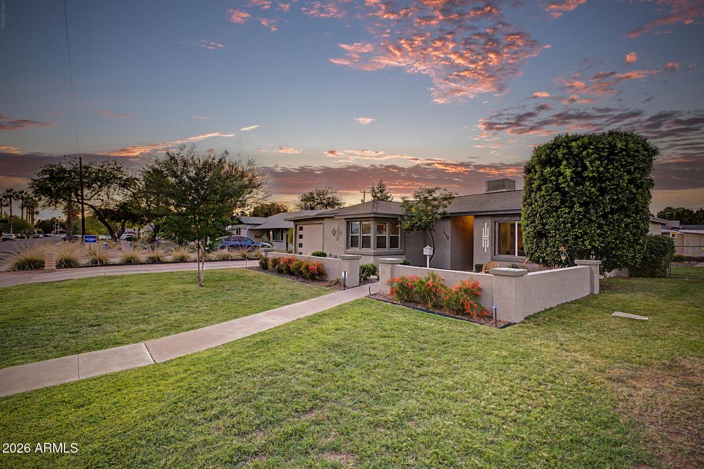 Photo of 1440 E Flower Street, Phoenix, AZ 85014 (MLS # 7028175)