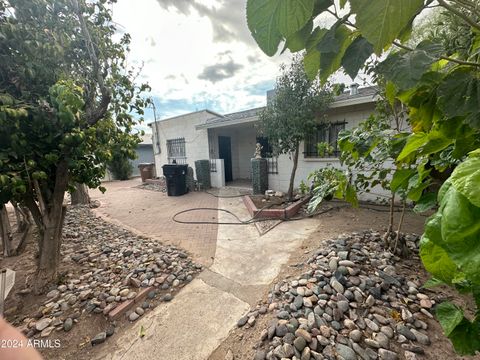 A home in Eloy