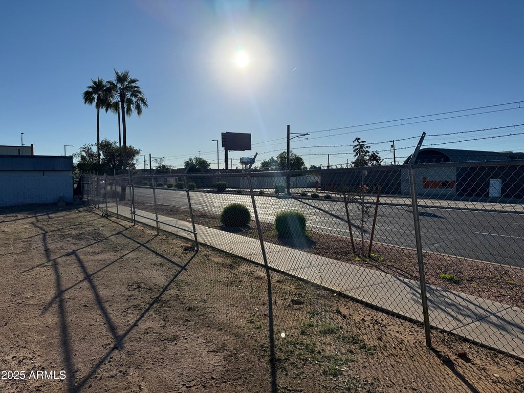 Photo of 1842 E Washington Street #22, Phoenix, AZ 85034 (MLS # 6939750)