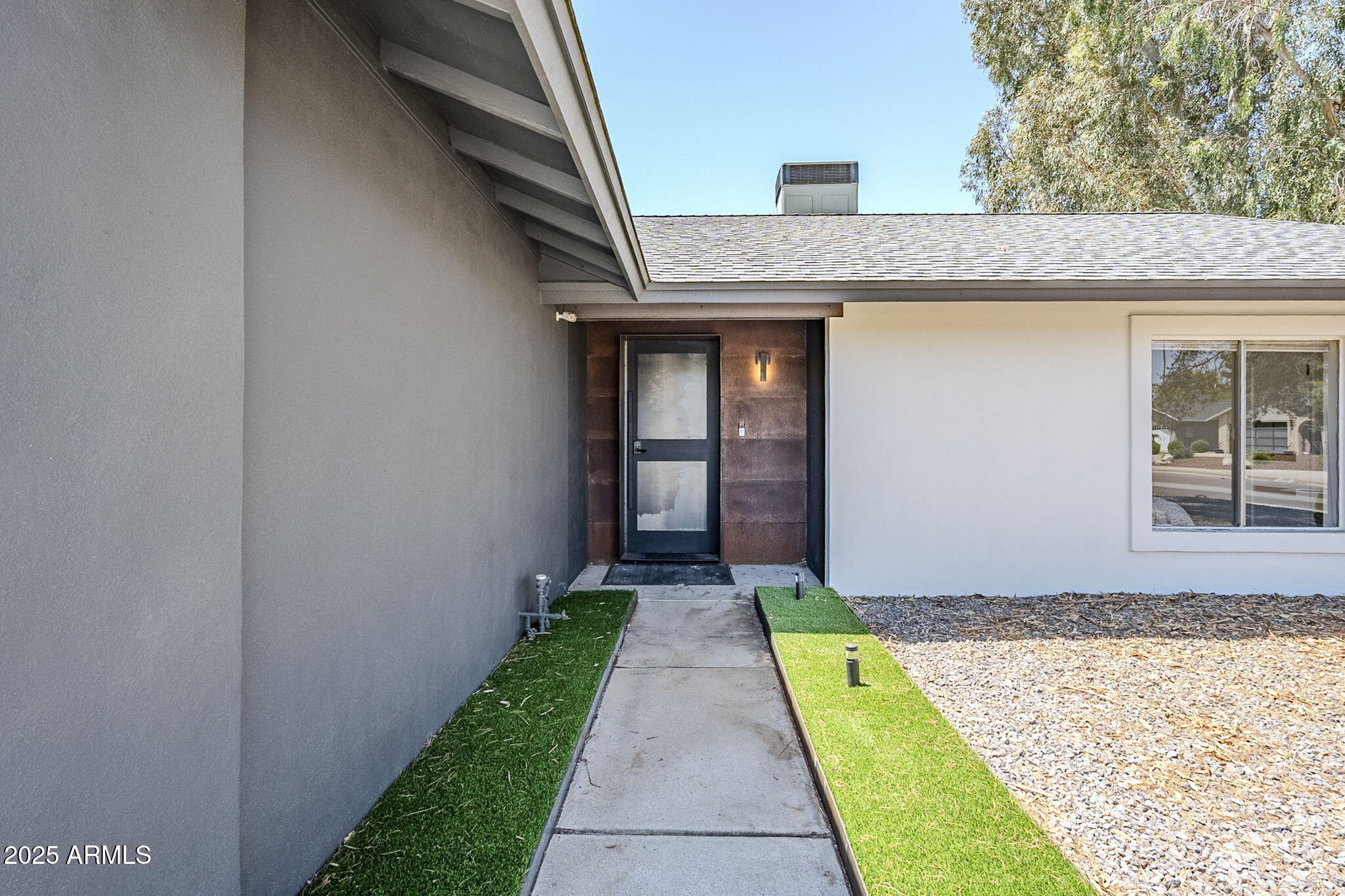 5239 E WALTANN Lane