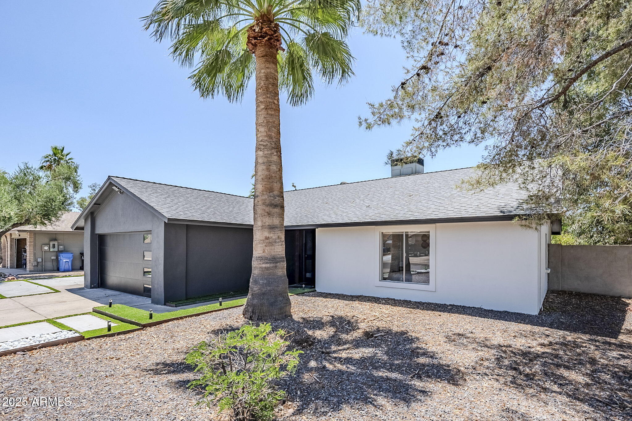 5239 E WALTANN Lane