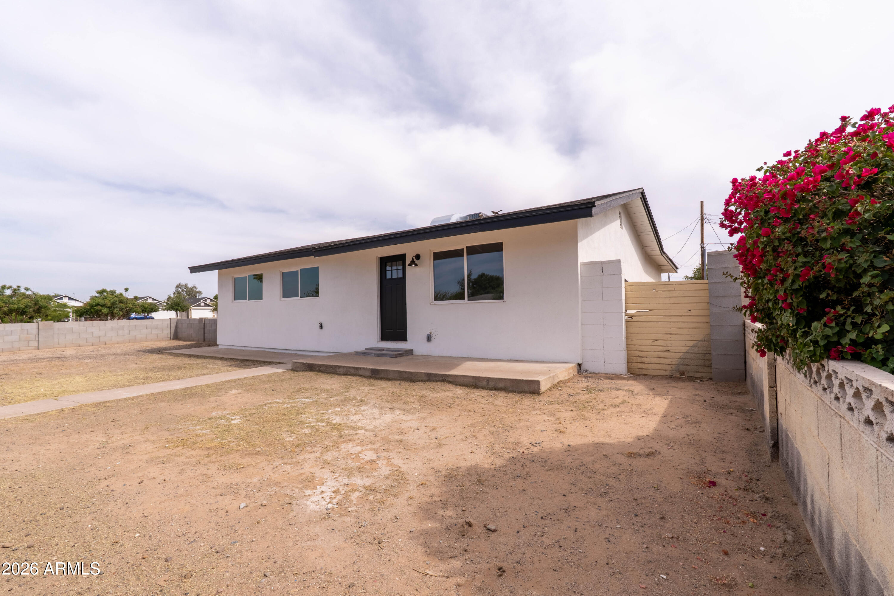 1301 W SUNLAND Avenue