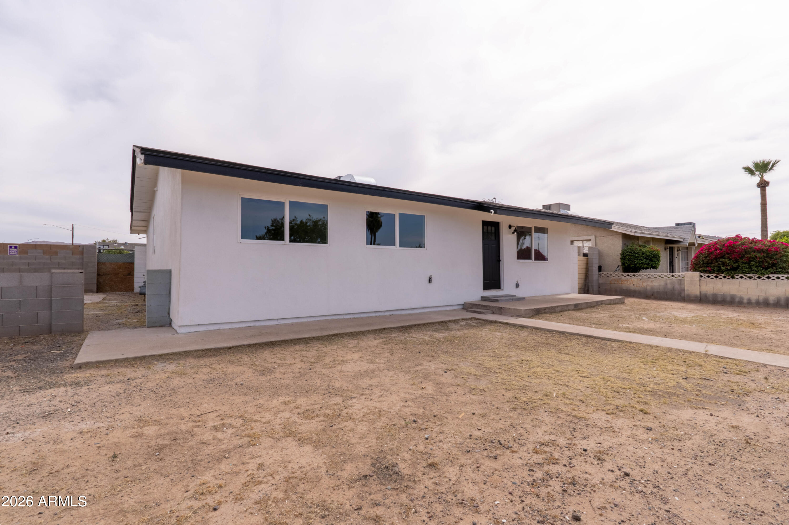 1301 W SUNLAND Avenue