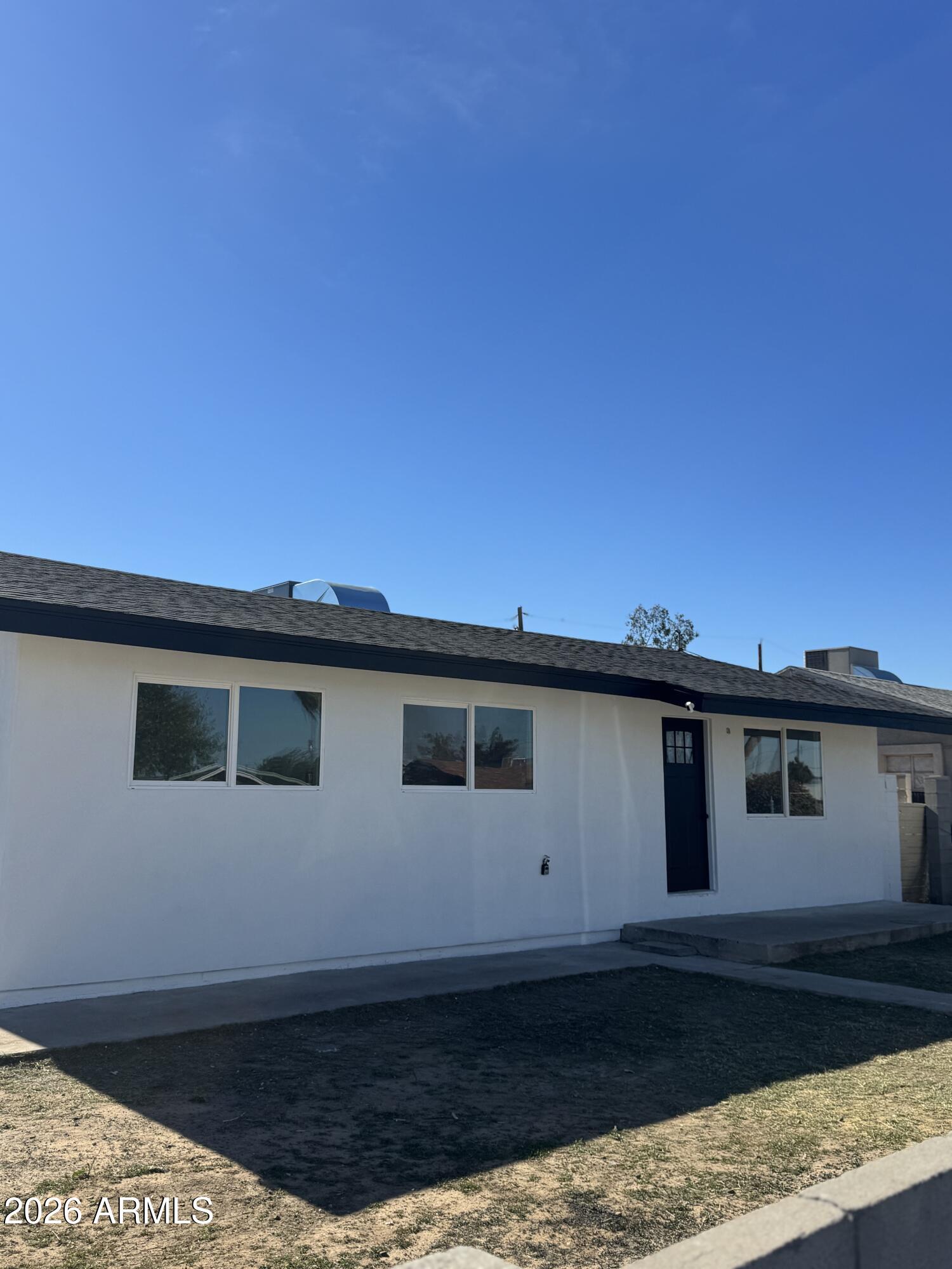 1301 W SUNLAND Avenue