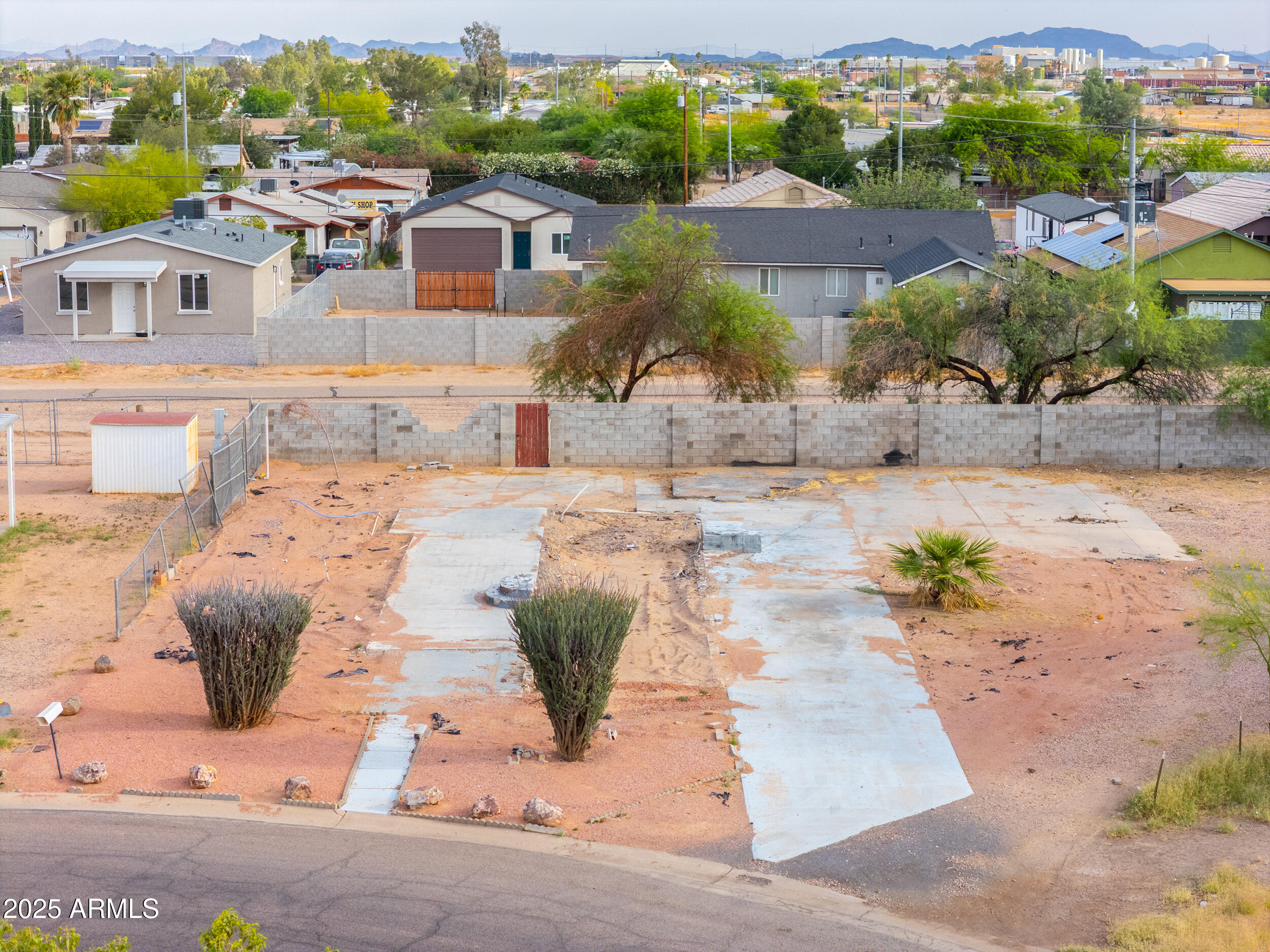 725 W CHOLLA Drive 14