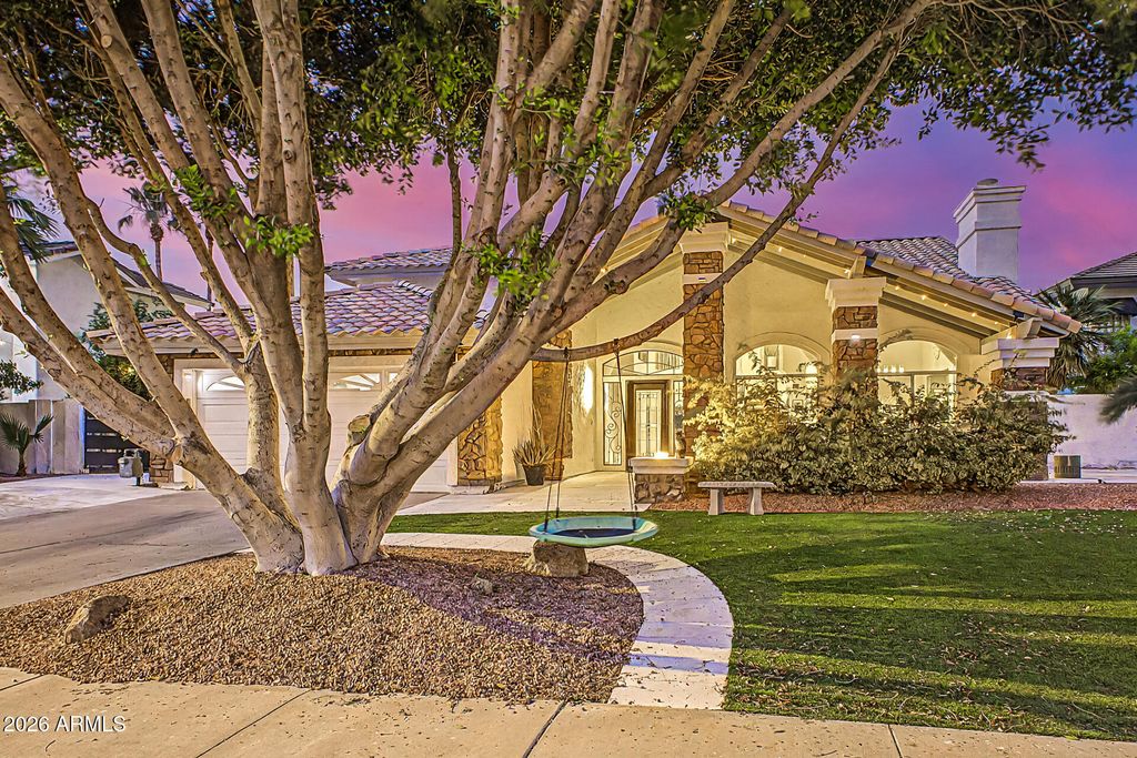 Photo of 1734 E Queen Palm Drive, Gilbert, AZ 85234 (MLS # 7018219)