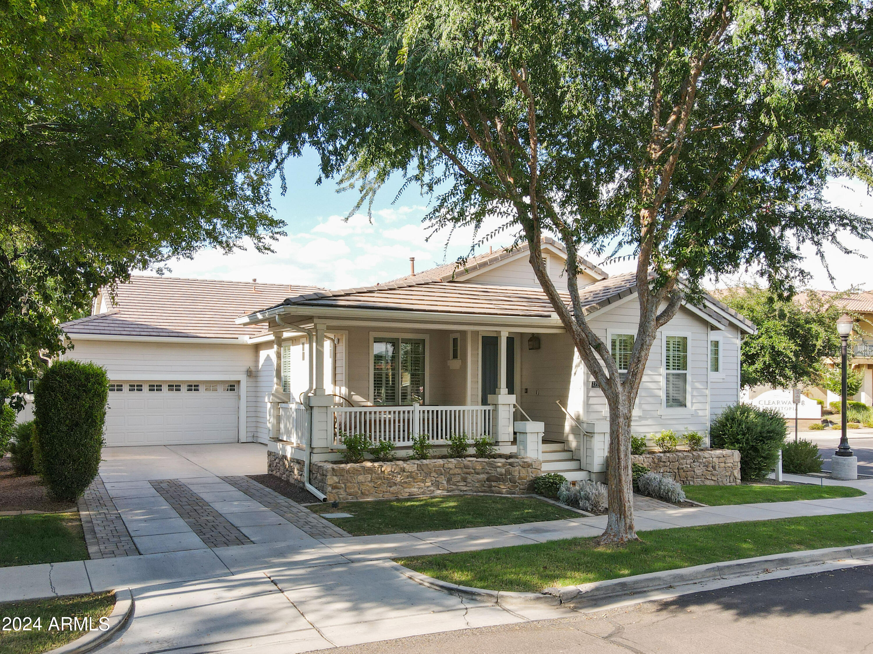 2796 E VALENCIA Street