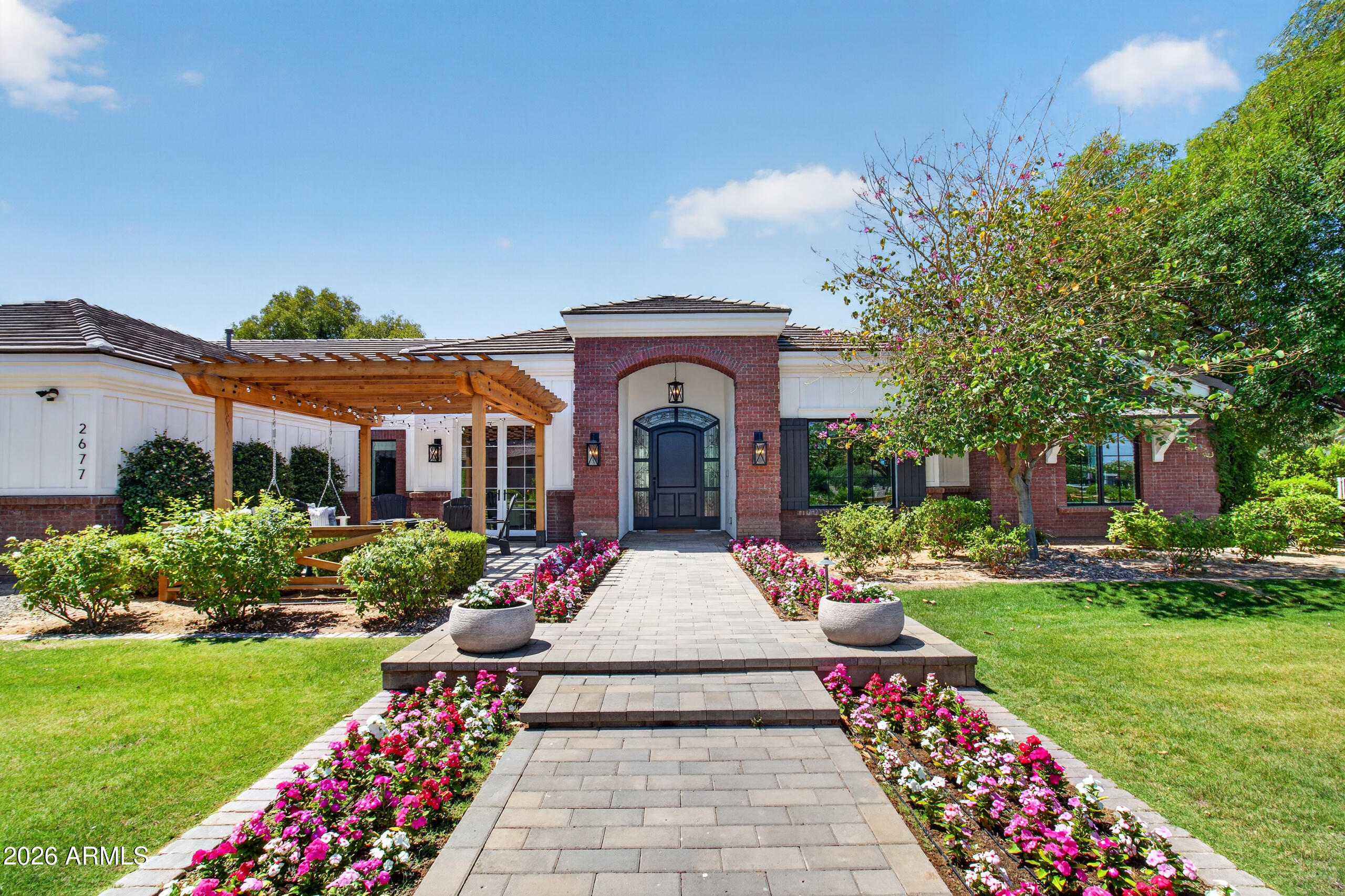 2677 E QUEEN CREEK Road