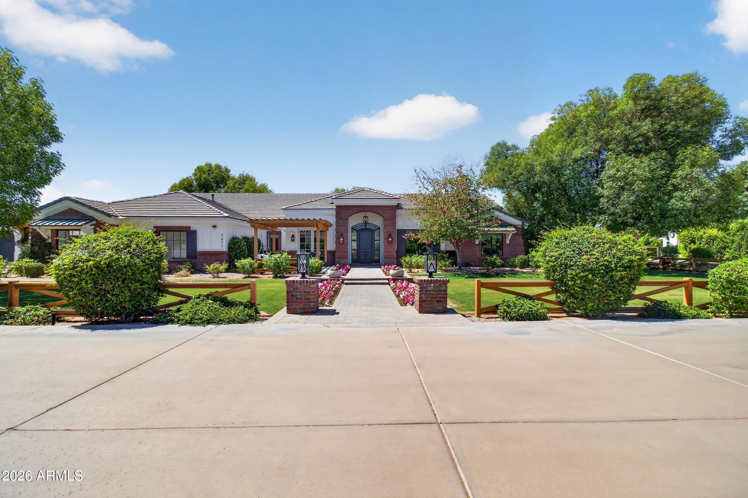 2677 E QUEEN CREEK Road