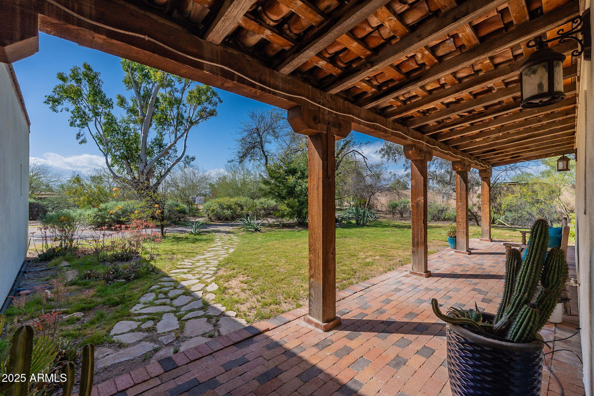 6418 E SUNNYSIDE Drive