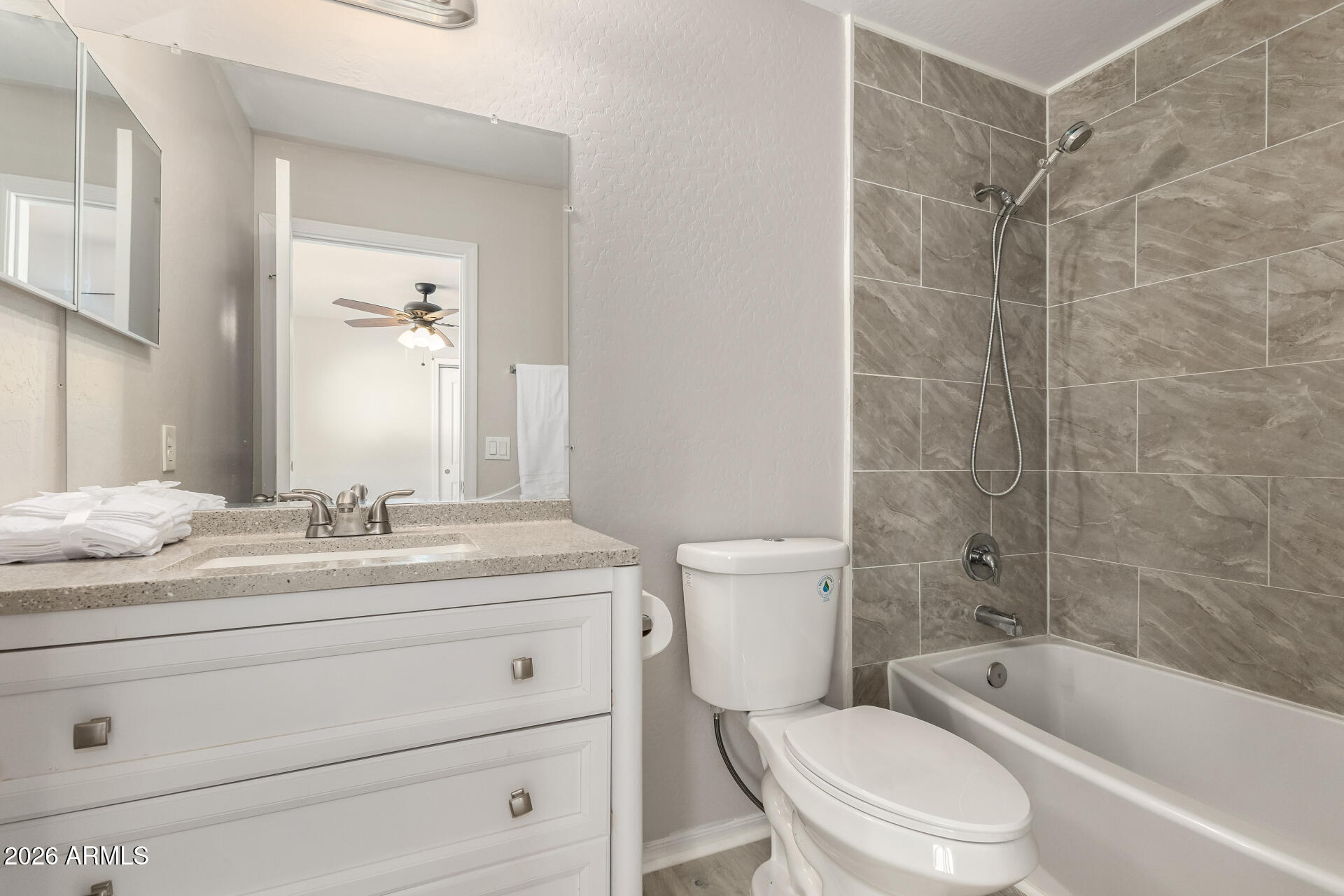 232 W LINCOLN Avenue