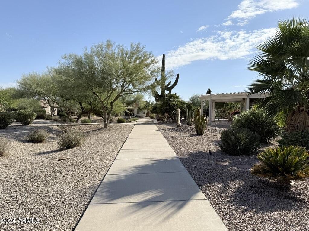Mission Royale Active Adult - Residential