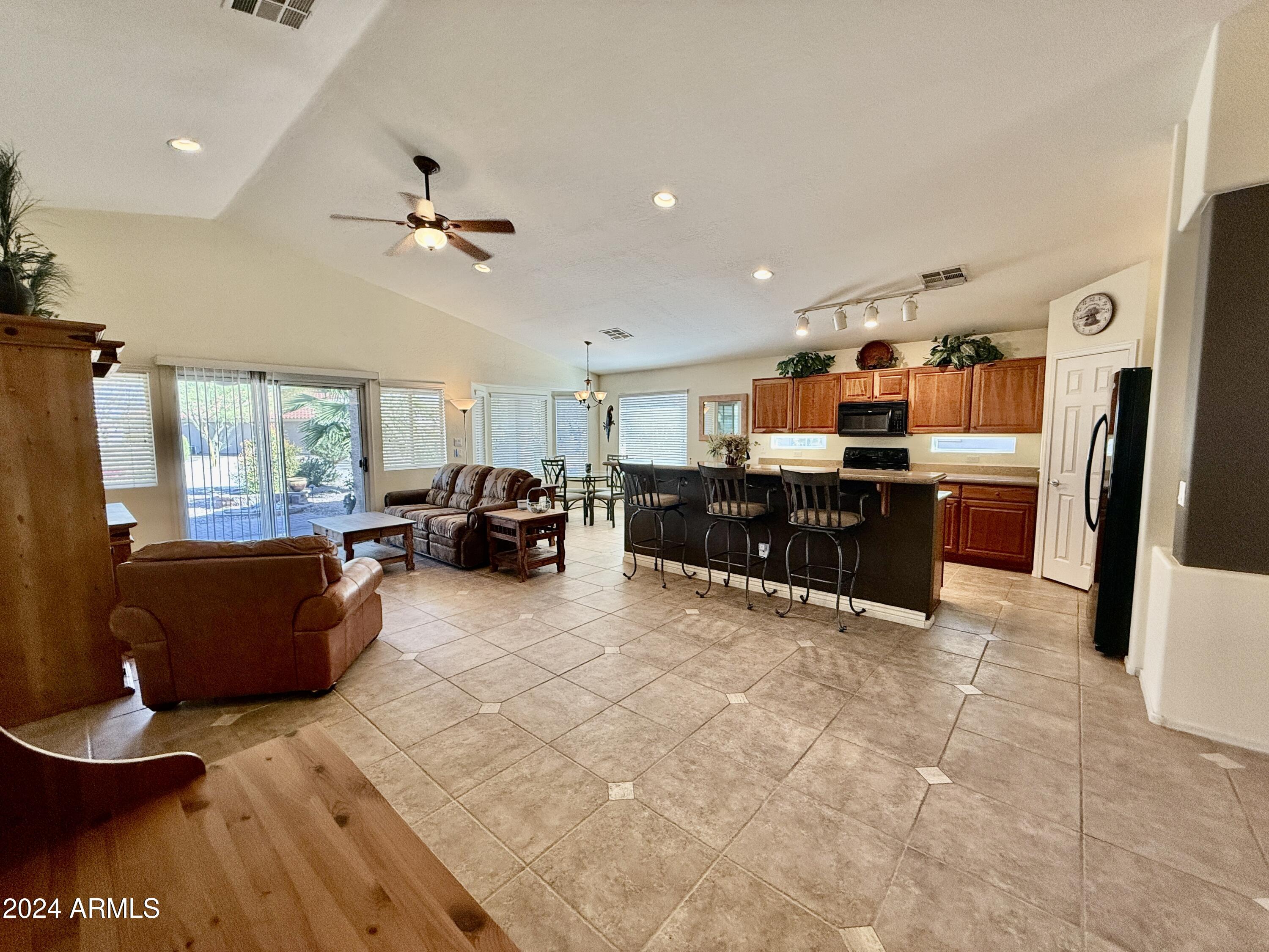 Mission Royale Active Adult - Residential