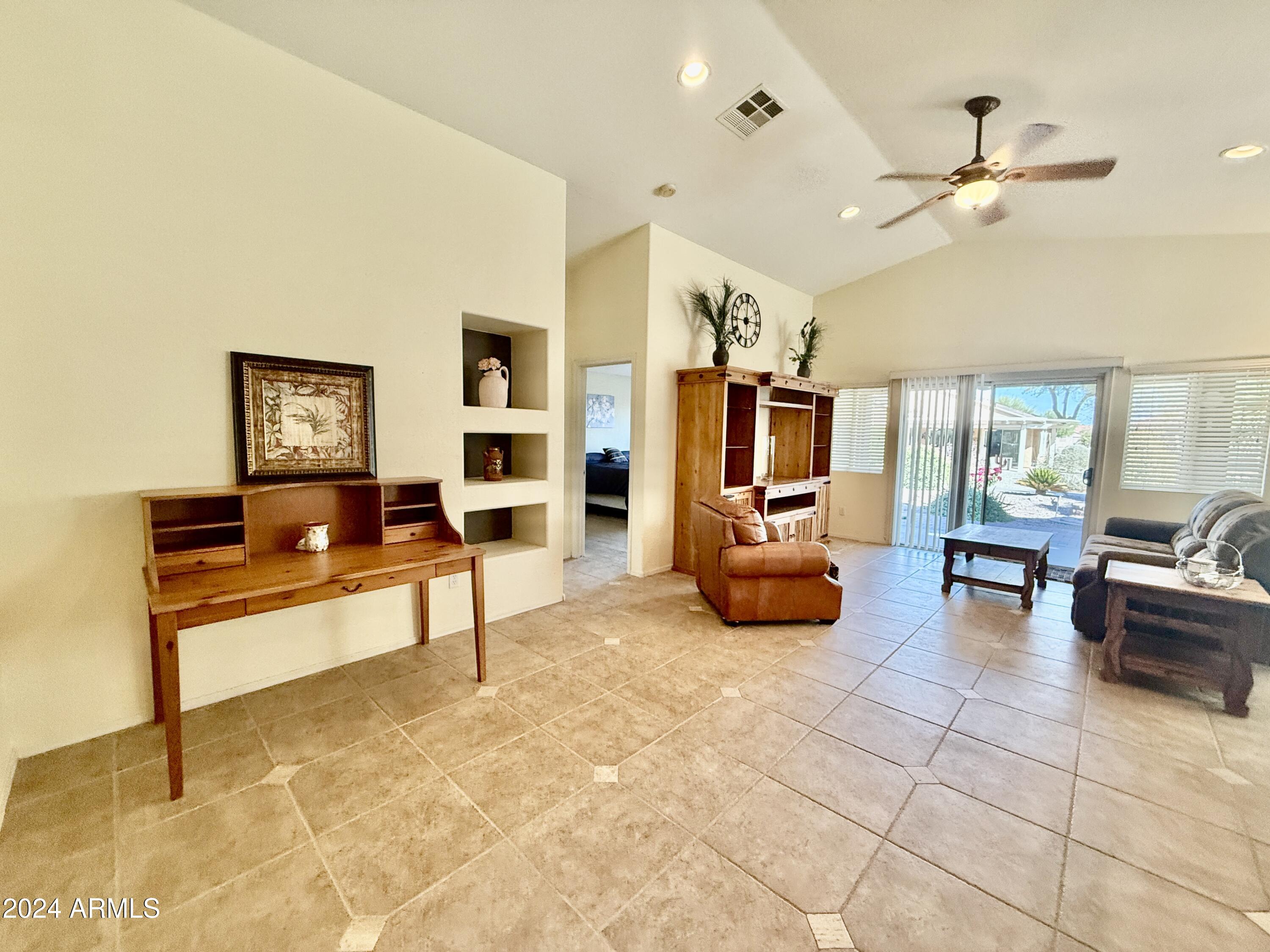 Mission Royale Active Adult - Residential